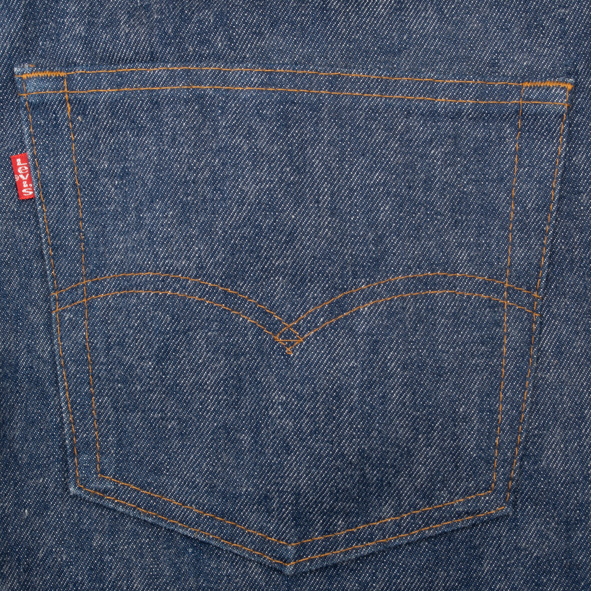Beautiful Vintage Levis 501 Indigo Dark Wash Jeans 1980S Size 40X36 Made In Usa Deadstock
Size on Tag 40X36
Actual Size 40X36
Back Button #525