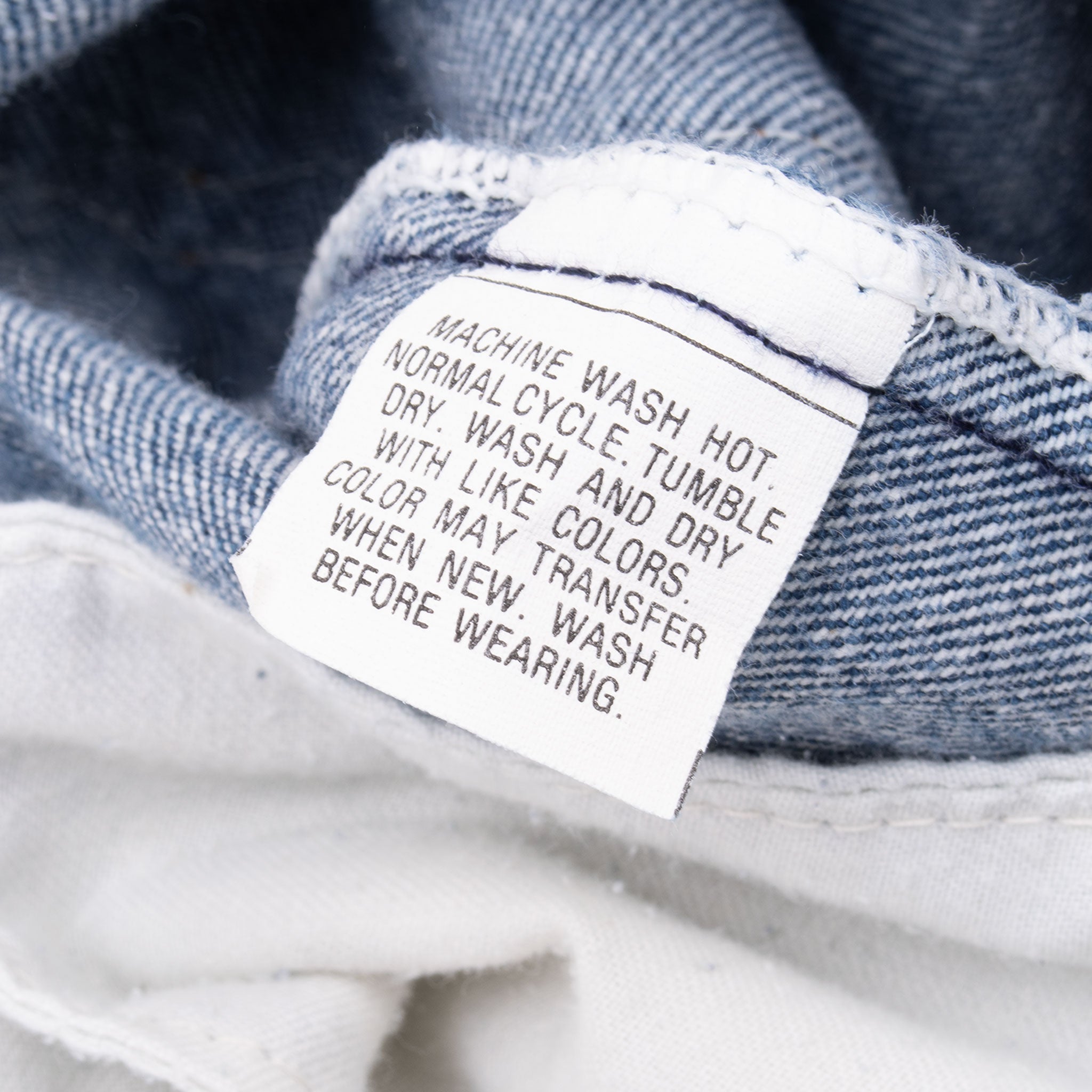 Beautiful Vintage Indigo Levis 505 Jeans Made in USA with Medium wash With Some light Whiskers.
Size on Tag 38X32 actual size 37X30
Back Button #532