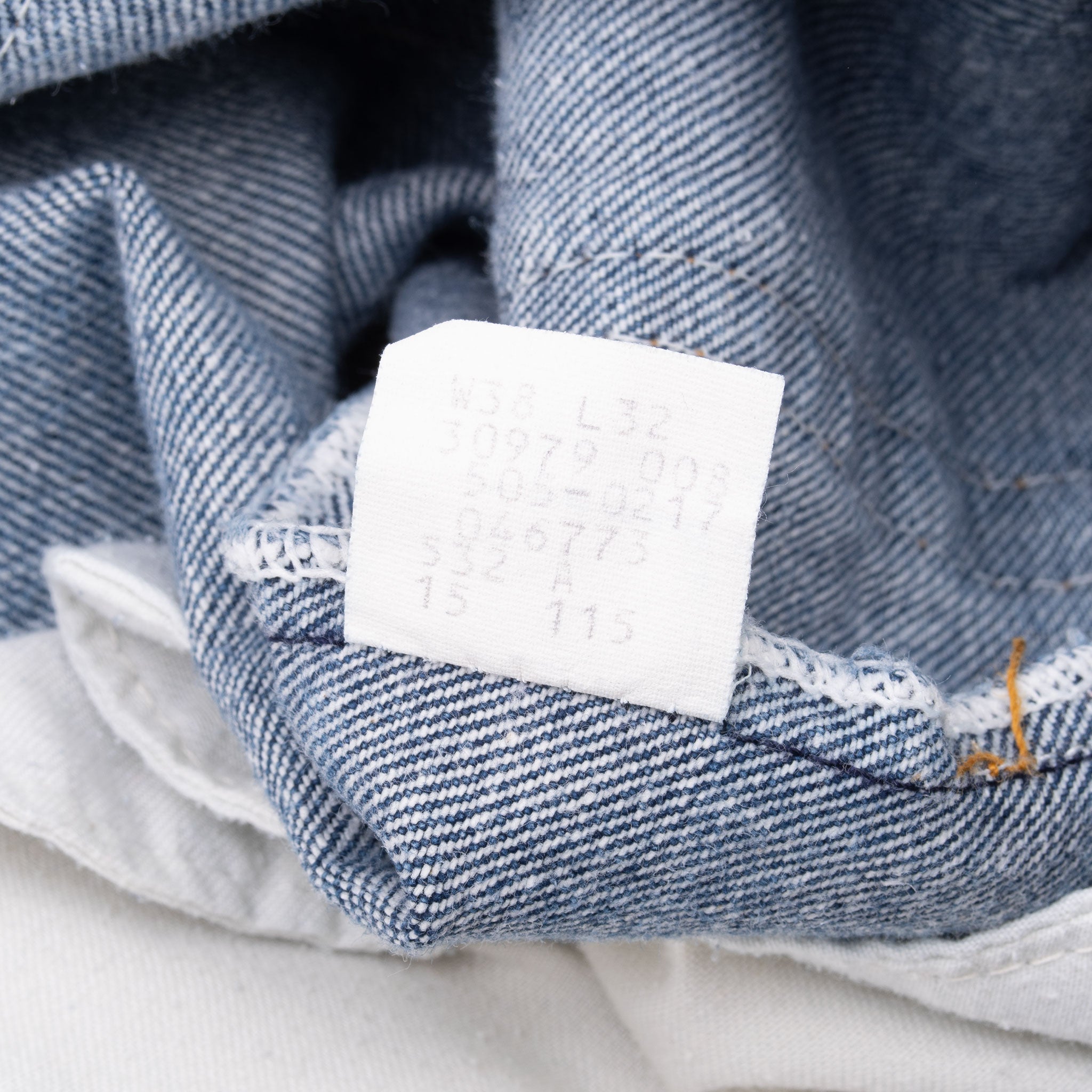 Beautiful Vintage Indigo Levis 505 Jeans Made in USA with Medium wash With Some light Whiskers.
Size on Tag 38X32 actual size 37X30
Back Button #532