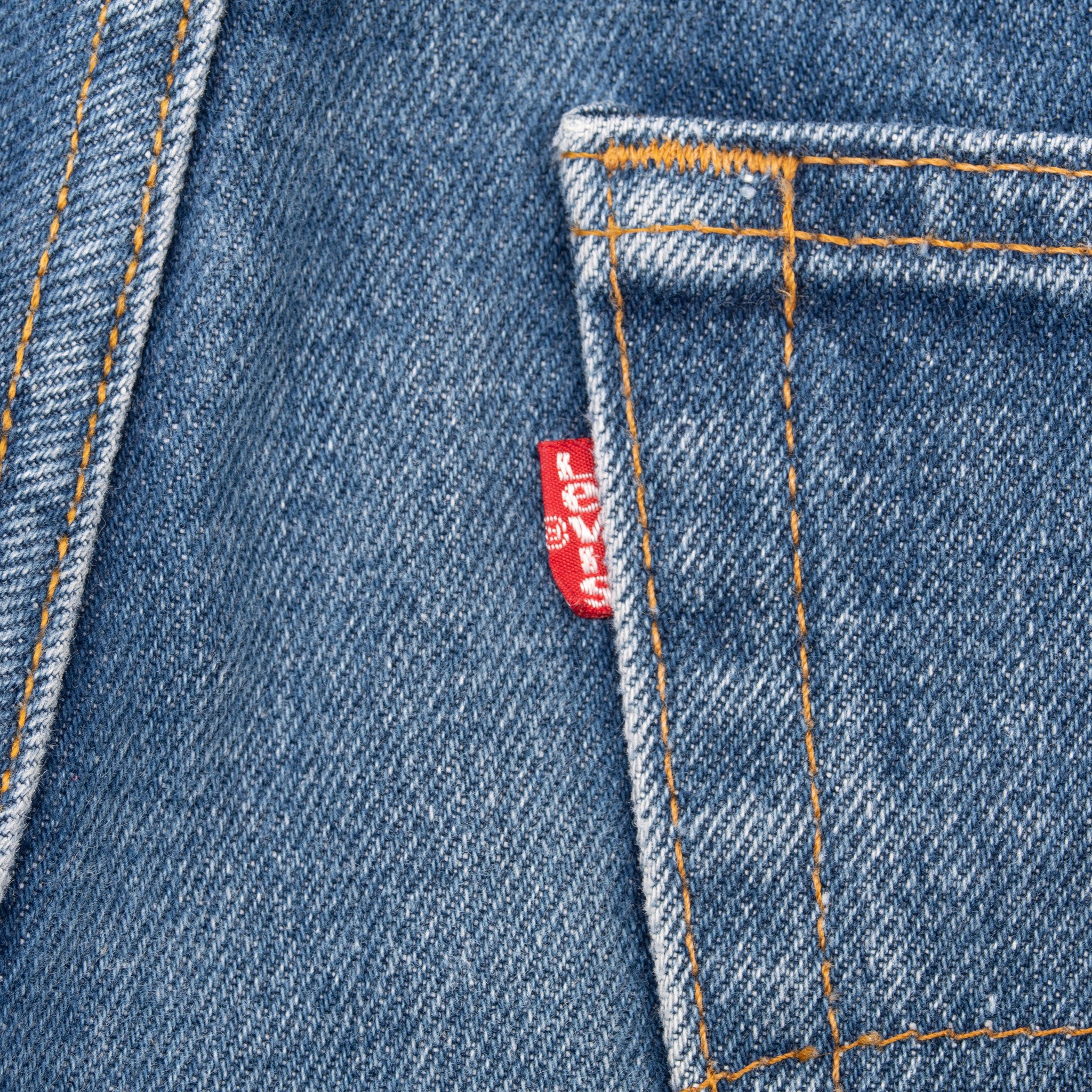 Beautiful Vintage Indigo Levis 505 Jeans Made in USA with Medium wash With Some light Whiskers.
Size on Tag 38X32 actual size 37X30
Back Button #532