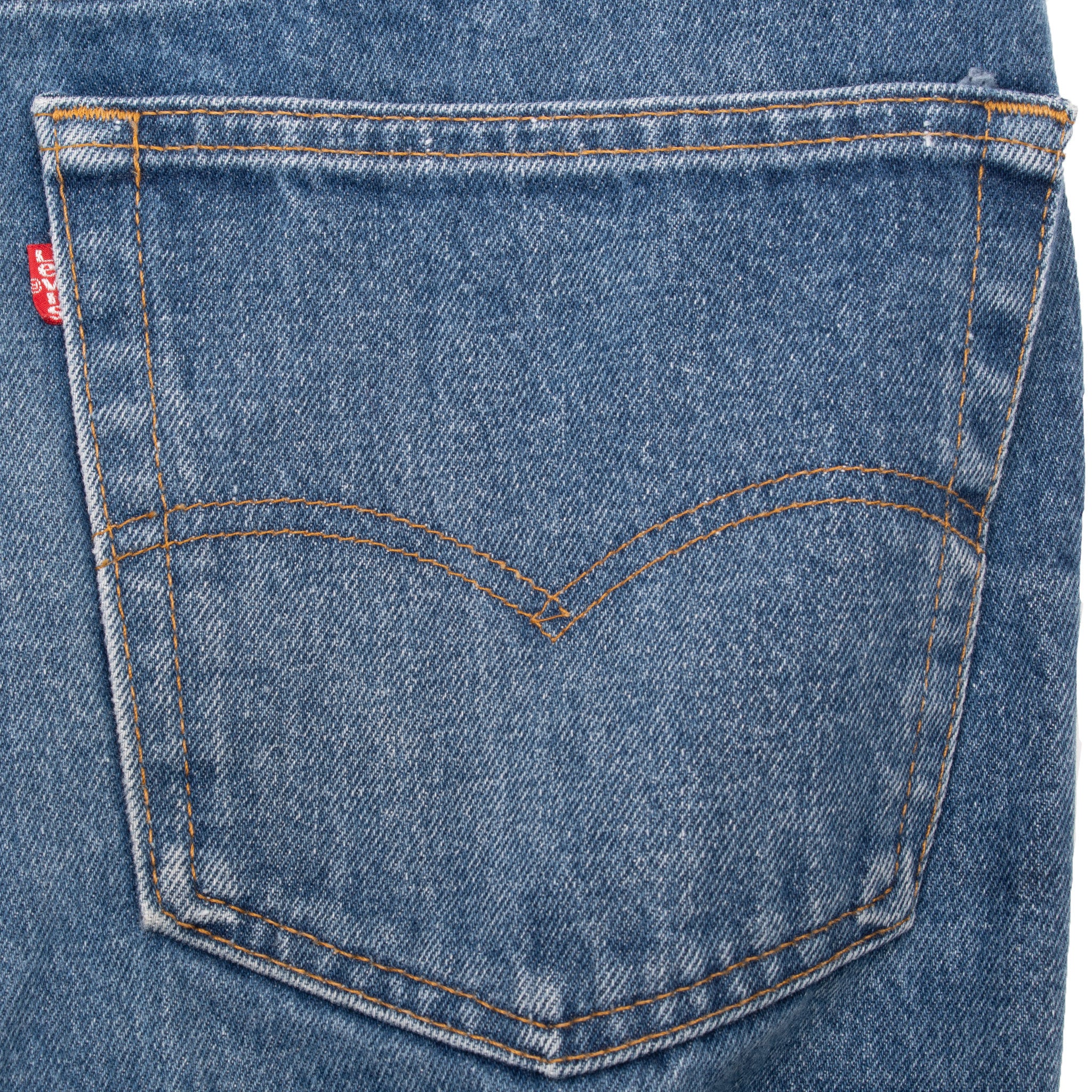 Beautiful Vintage Indigo Levis 505 Jeans Made in USA with Medium wash With Some light Whiskers.
Size on Tag 38X32 actual size 37X30
Back Button #532