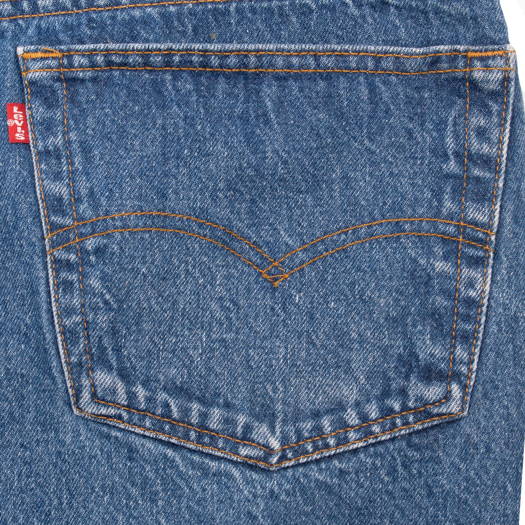 Vintage Levis 501 Indigo Blue Jeans 1980S Size 36X29 Made In Usa With A Medium Wash
Size on Tag is 38X30 Actual Size Is 36X29
Back button #520
Not Original Hem