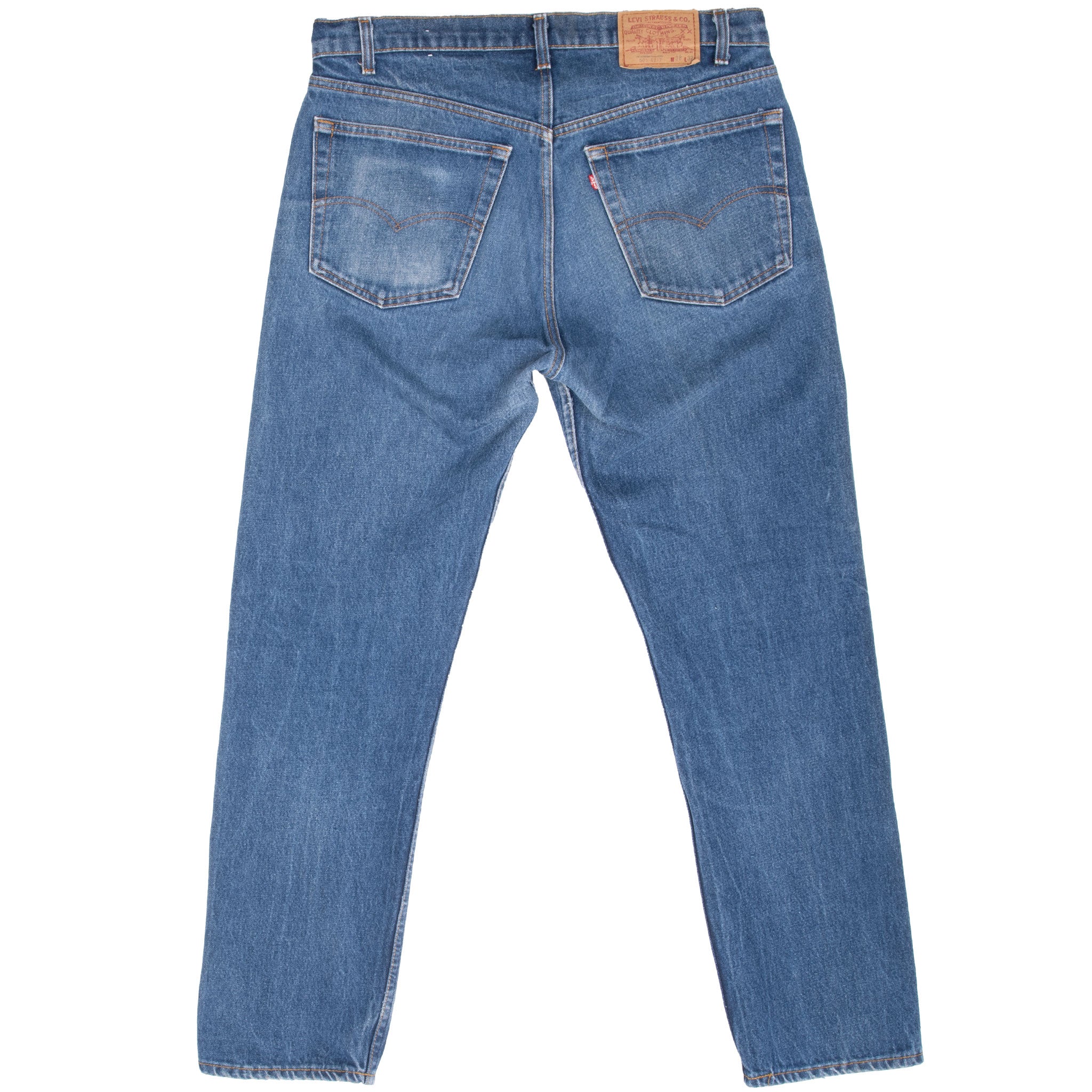 Beautiful Vintage Indigo Levis 505 Jeans Made in USA with Medium wash With Some light Whiskers.
Size on Tag 38X32 actual size 37X30
Back Button #532