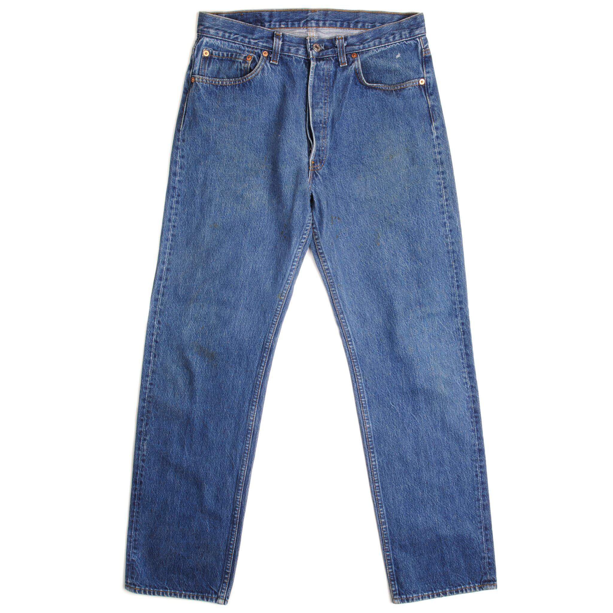 Beautiful Indigo Levis 501 Jeans 1988-1993 Made in USA with a very nice medium blue wash. Size 32x31 Back Button #553