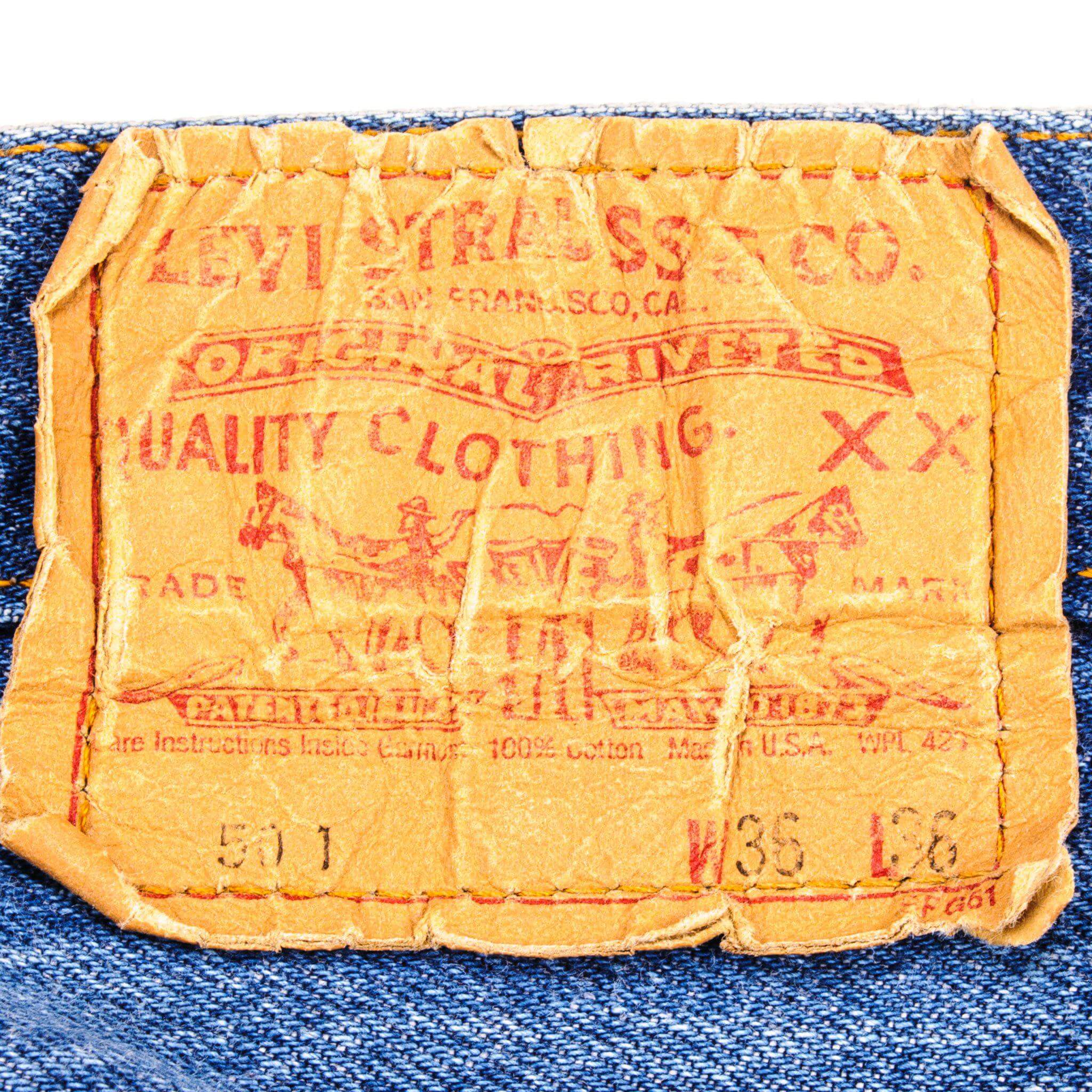 VINTAGE LEVIS 501 JEANS SIZE W33 L31 MADE IN USA