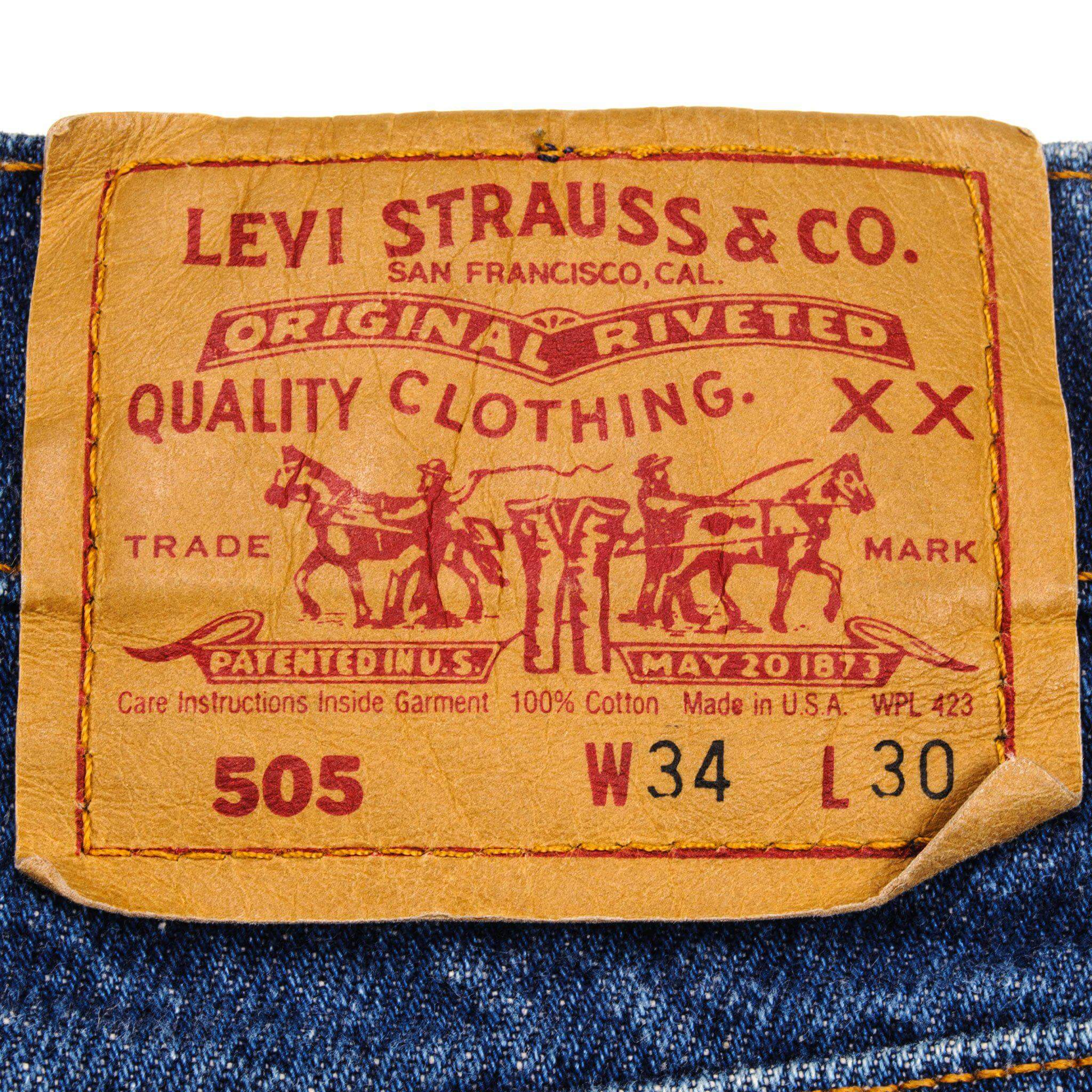 Vintage Levis 505 Jeans Size 34X30 W34 L30 Made In USA.
Back Button #546.