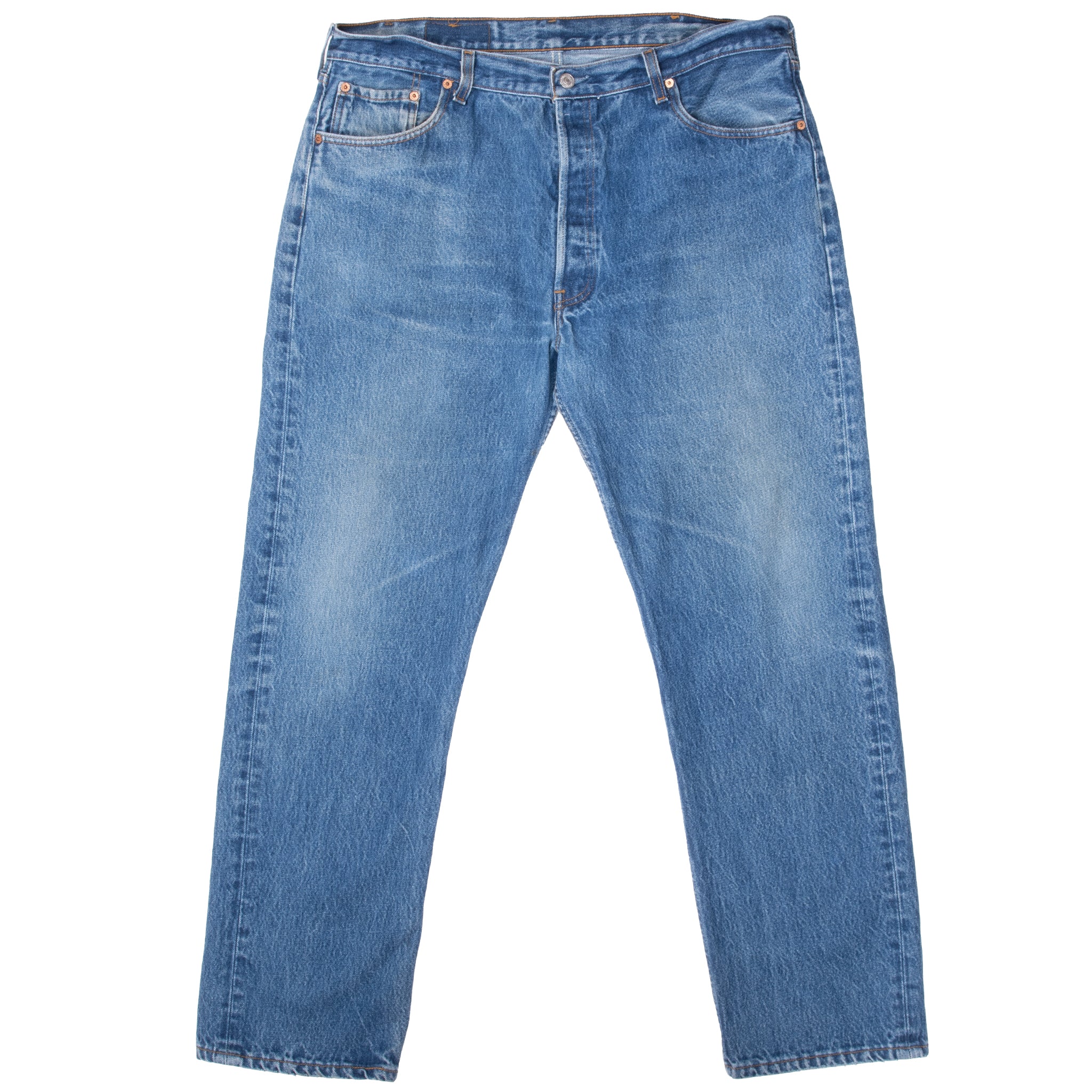 Vintage Levis 501 Indigo Light Blue Wash Jeans 1990S Size 39X31 Made In Usa With A Medium Blue Wash
Size On Tag 40X32 Actual Size 39X31
Back Button #524