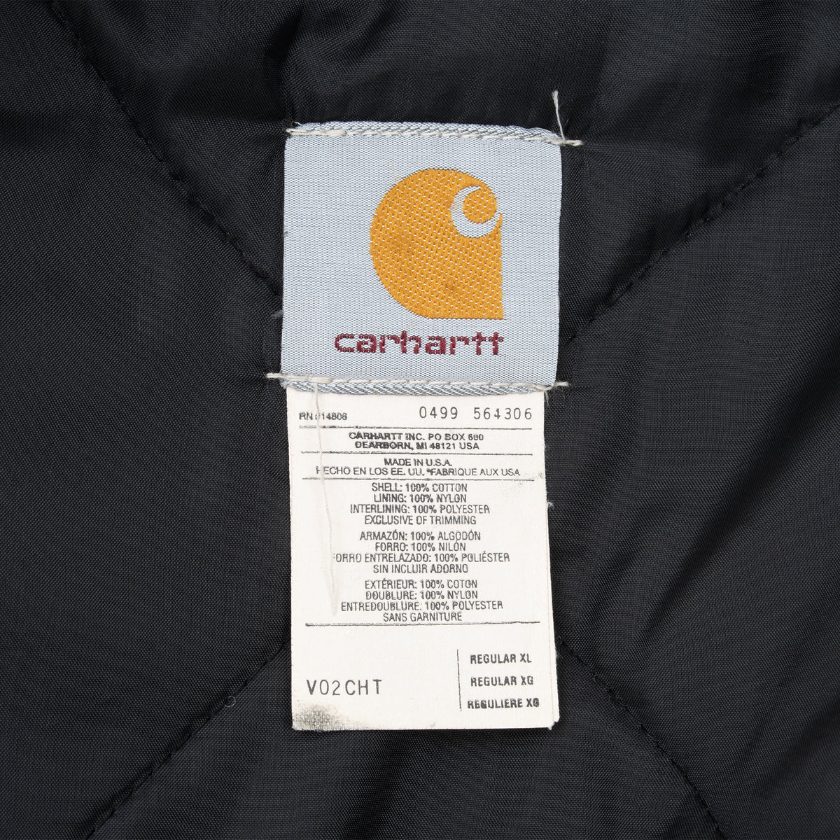 Carhartt V02CHT Regular XL garment label on black quilted lining