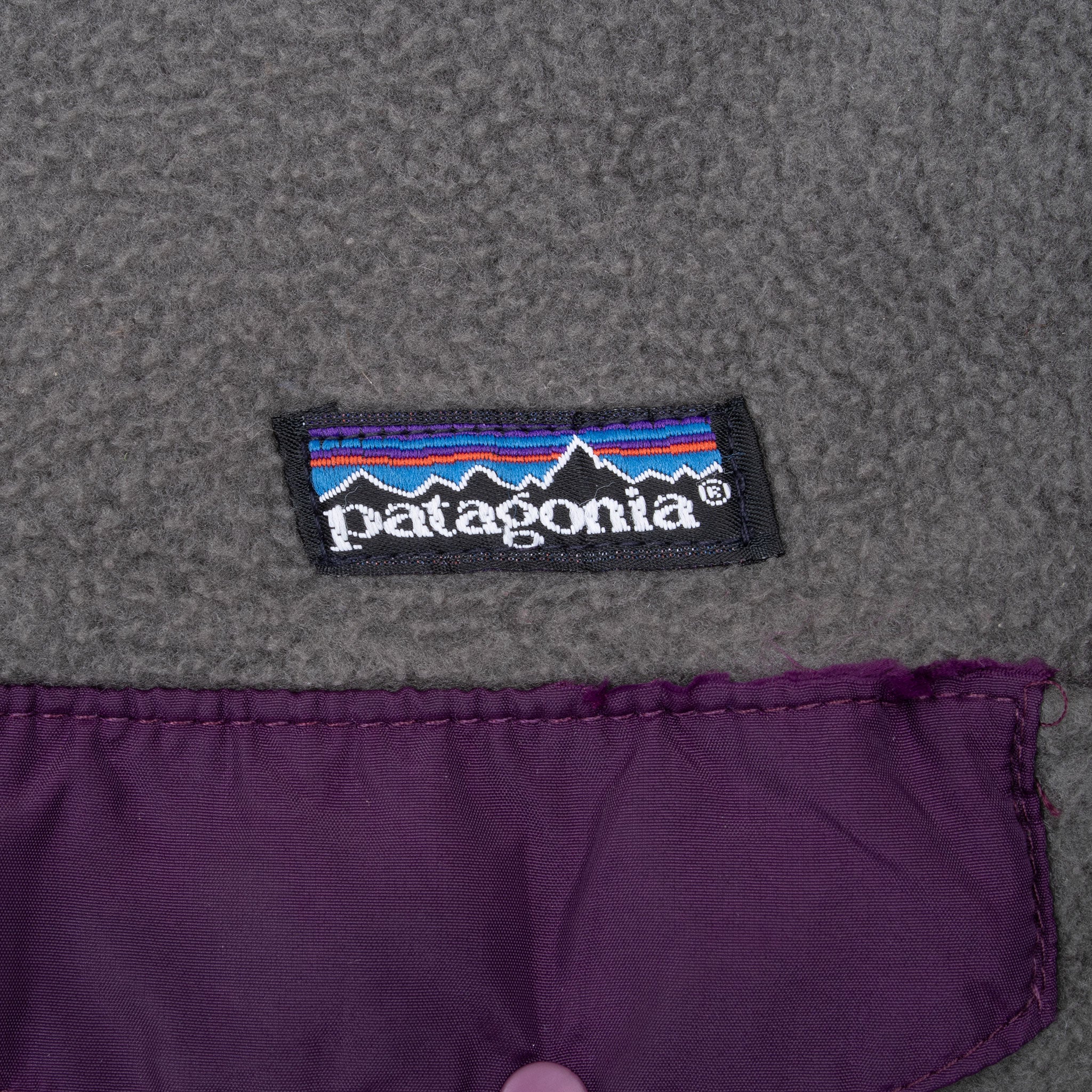 Vintage Patagonia Grey Purple Snap T Fleece Pullover Jacket 1990S Size XL Made In USA
CUT 4933
STYLE 25530