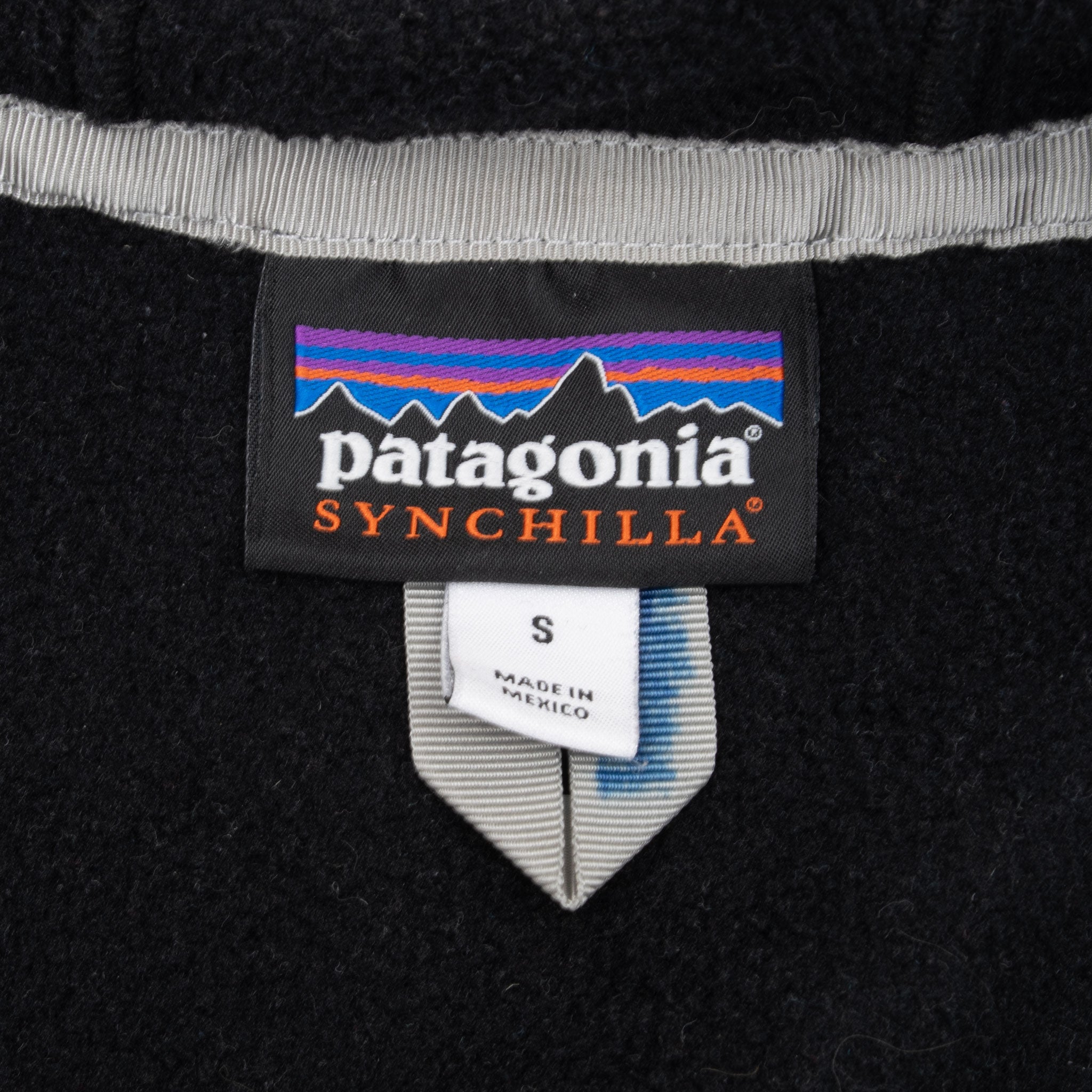 Vintage Patagonia Black Snap T Hoody Full Zip Fleece Jacket Size Small 2000S
RN51884
STY25462