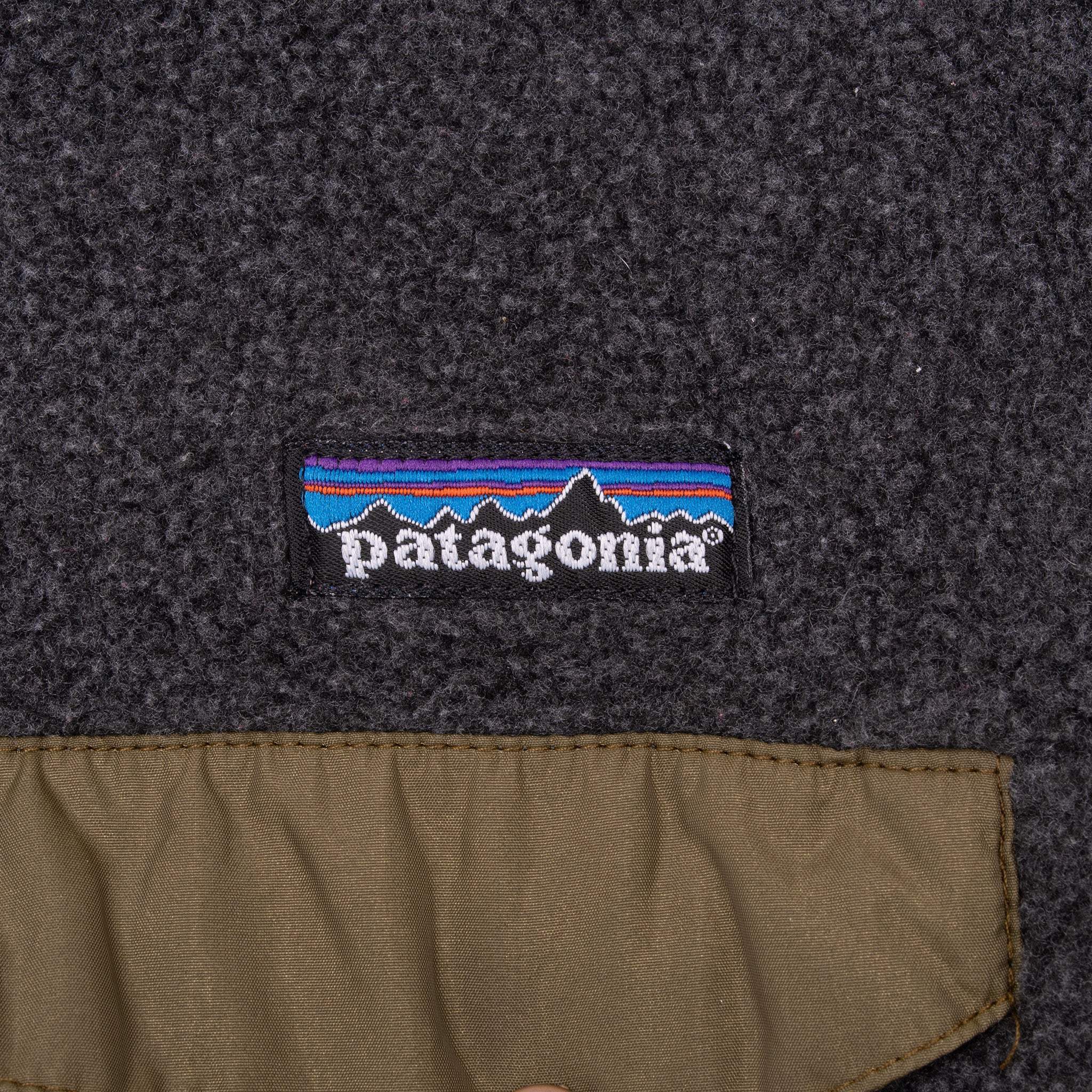 Vintage Patagonia Grey Olive Green Snap T Fleece Pullover Jacket 1990S Size Medium Made In USA
CUT 4421C
STYLE 25450