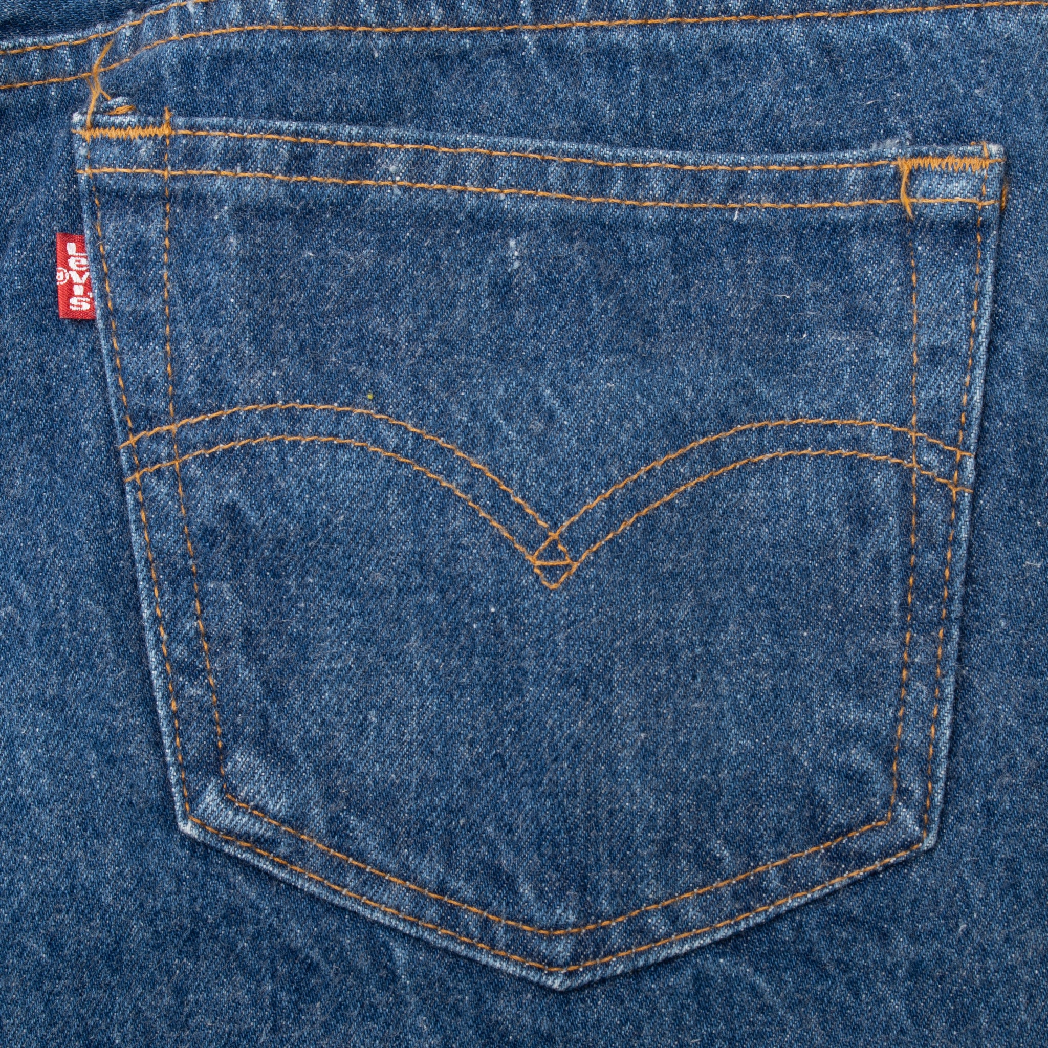 Vintage Levis 501 Jeans Indigo 1980S Size W33 L31 Made In Usa With Medium Wash
Size On Tag 35X34 Actual Size 33X31
Back Button #501