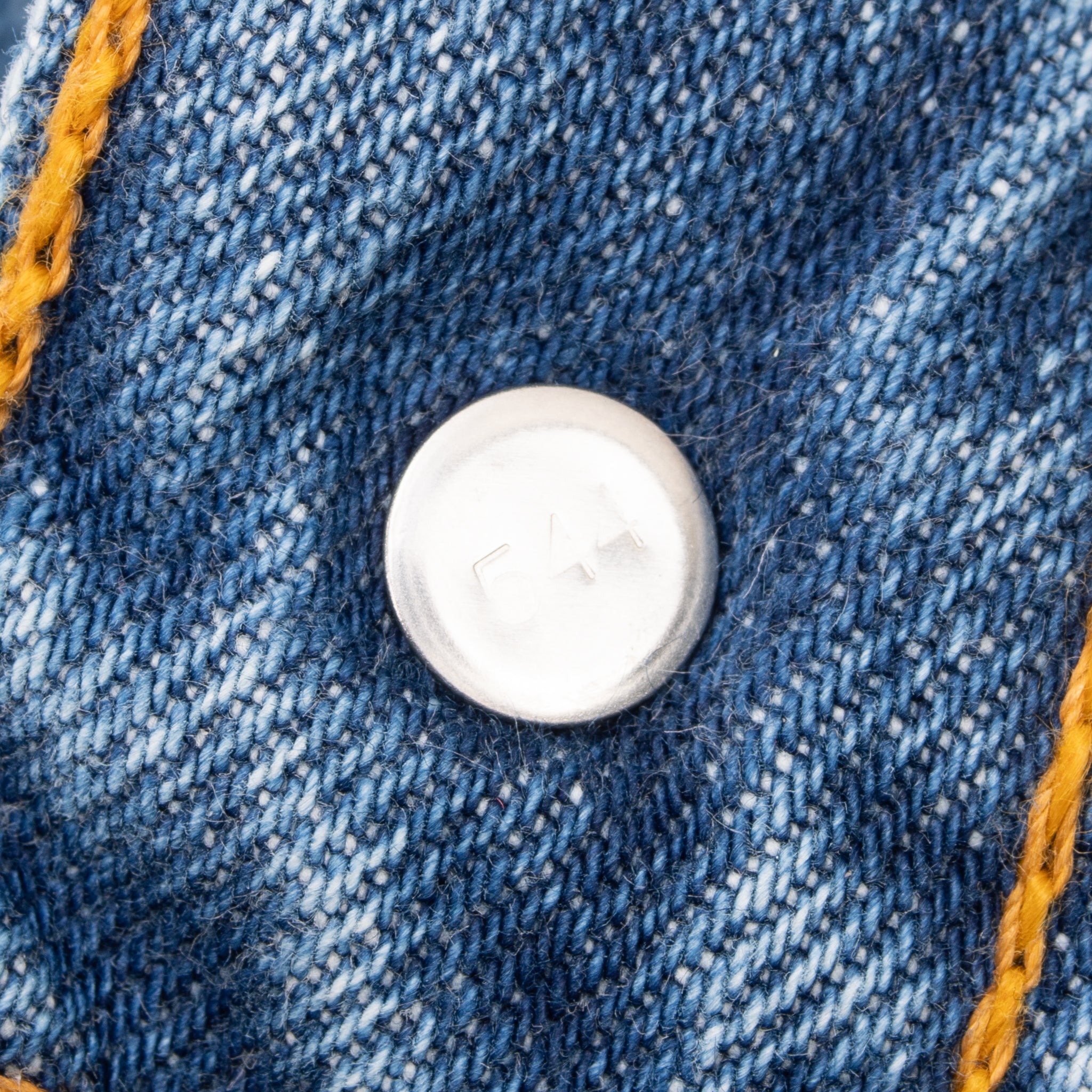 Vintage Levis 501 Jeans Indigo 1990S Size W34 L27 Made In Usa With A Medium Blue Wash
Size on tag 35X30 Actual Size 34X27
Back Button #544