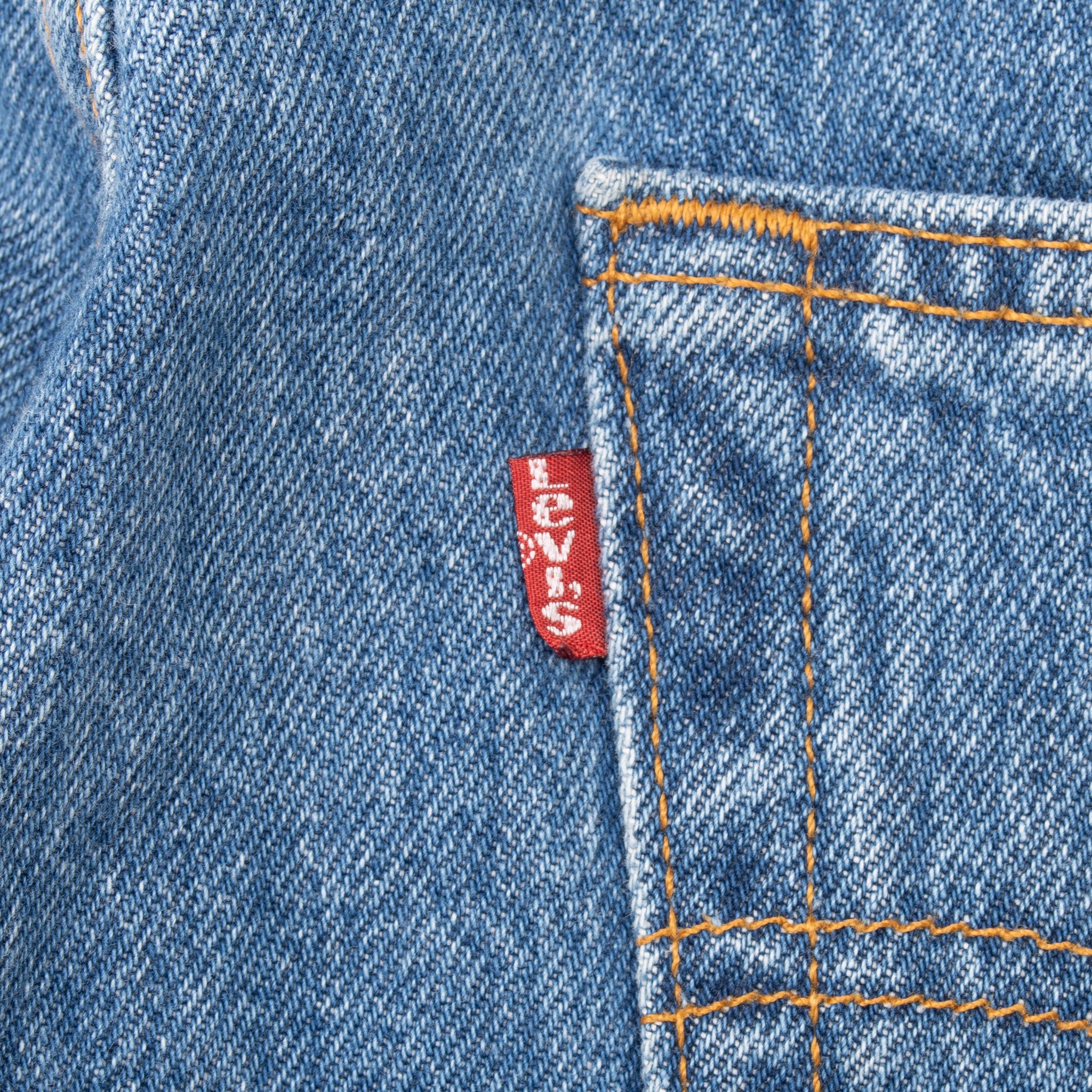 Vintage Levis 501 Jeans Indigo 1990S Size W34 L27 Made In Usa With A Medium Blue Wash
Size on tag 35X30 Actual Size 34X27
Back Button #544