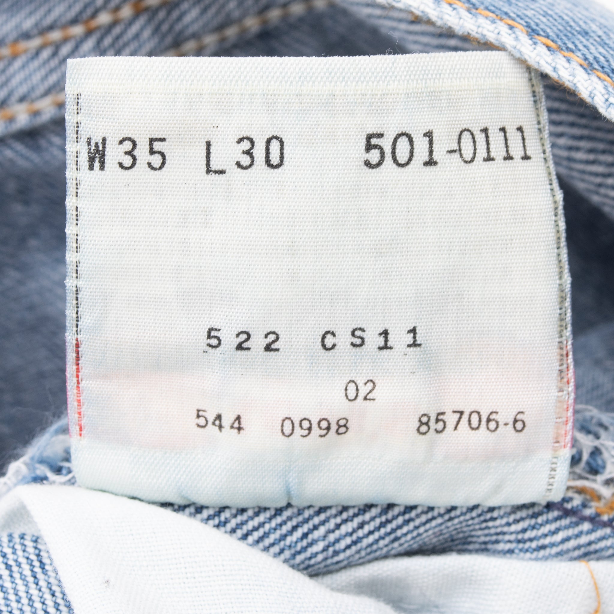 Vintage Levis 501 Jeans Indigo 1990S Size W34 L27 Made In Usa With A Medium Blue Wash
Size on tag 35X30 Actual Size 34X27
Back Button #544