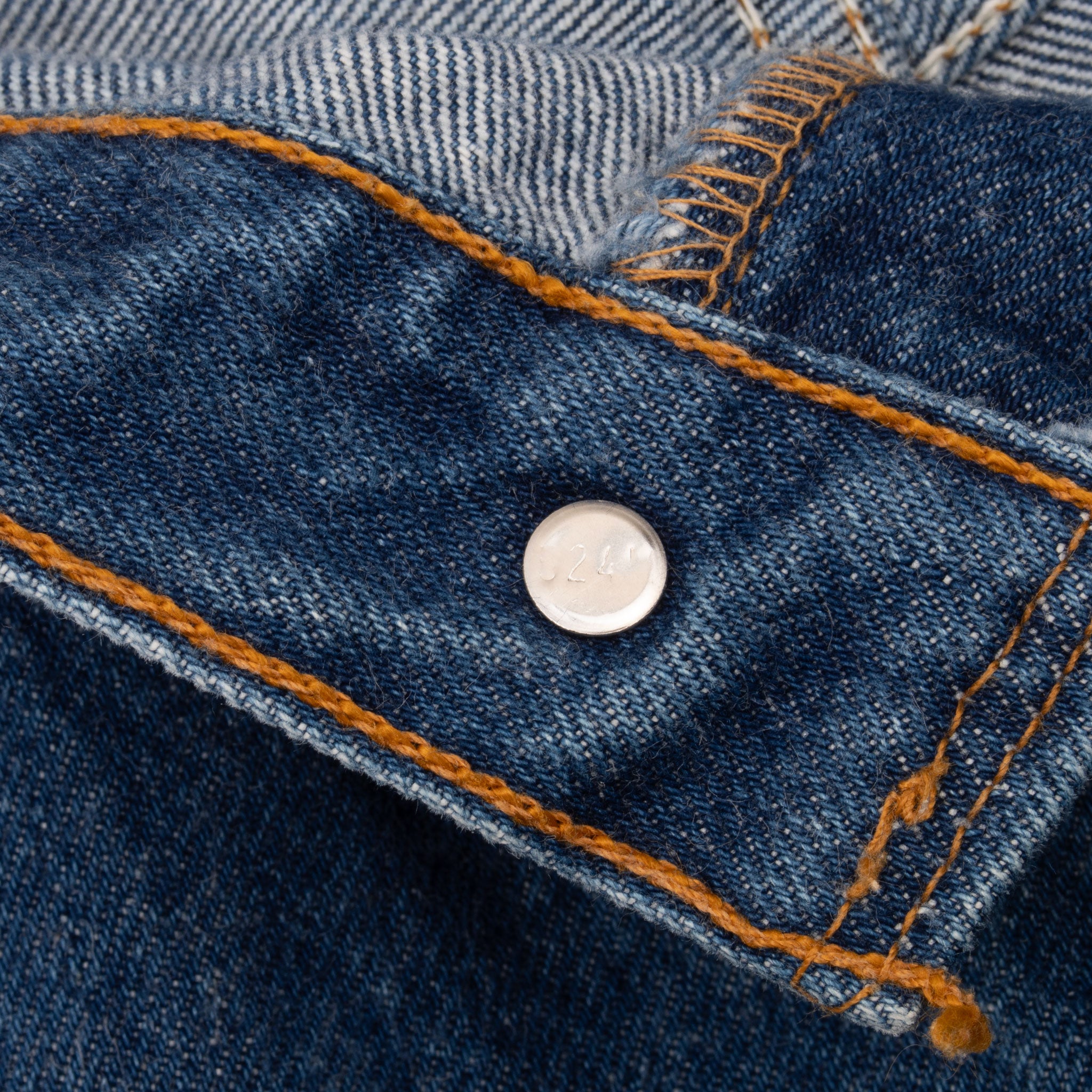 Vintage Preshrunk Levis 501 Indigo Jeans 1990S Size 34X30 Made In Usa With a beautiful Medium Wash
Size on Tag 36X32 Actual size 34X30
Back Button #524M