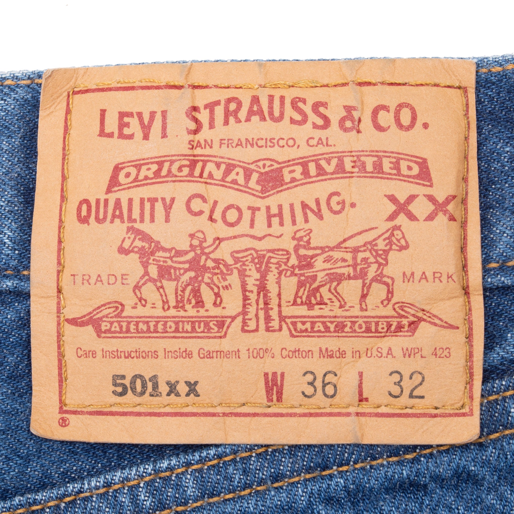 Vintage Preshrunk Levis 501 Indigo Jeans 1990S Size 34X30 Made In Usa With a beautiful Medium Wash
Size on Tag 36X32 Actual size 34X30
Back Button #524M