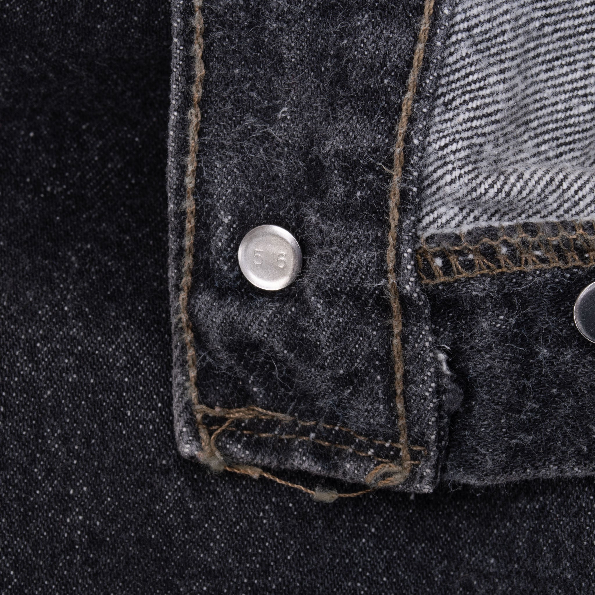 Beautiful Vintage Black Levis 501 Jeans Size 40X33 Made in USA
Size on Tag 42X34 Actual Size 40X33
Back Button #546