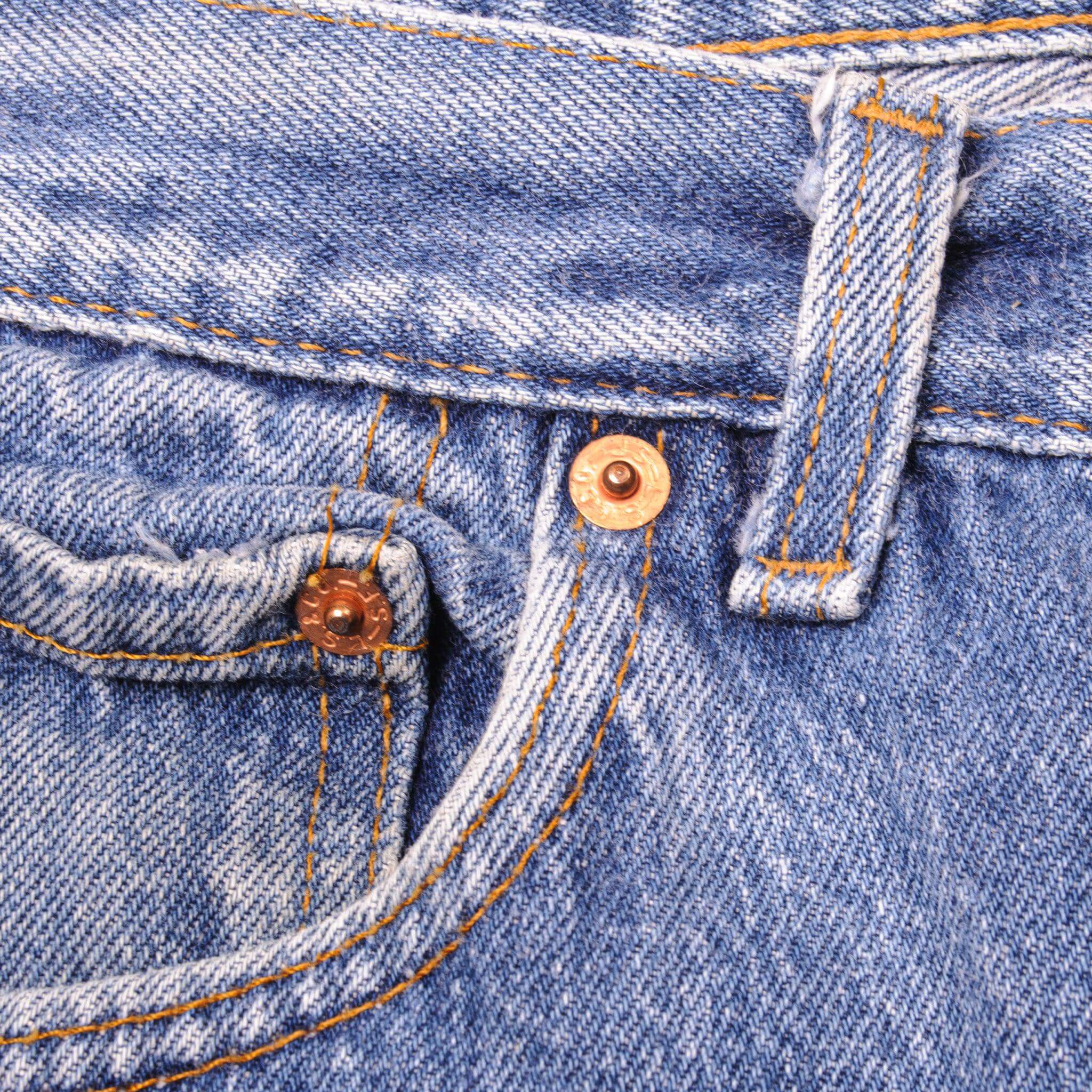 VINTAGE LEVIS 501 JEANS SIZE 32X28 W32 L28 MADE IN USA