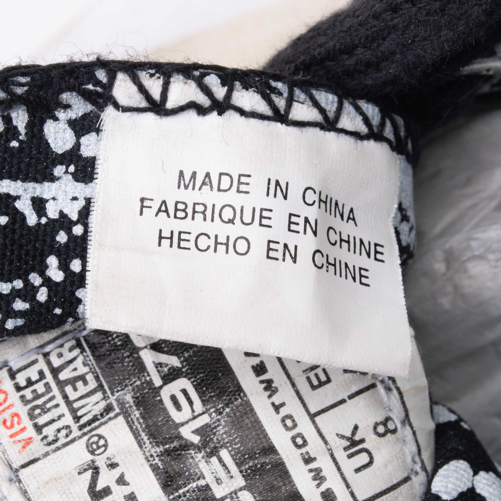 Vintage Vision Street Wear 76 California Beige Sneakers Size 9
Box is missing