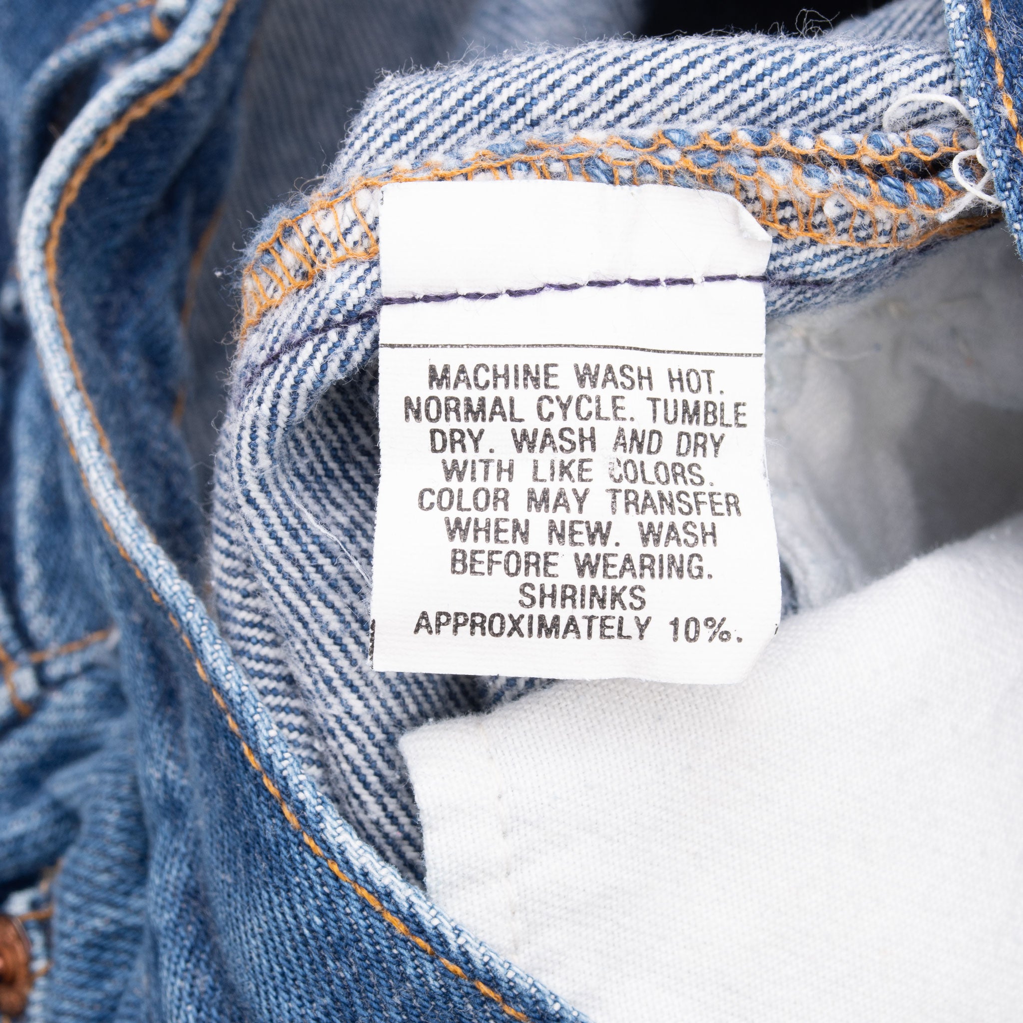 Vintage Levis 501 Indigo Blue Jeans 1980S Size 35X31 Made In Usa With A Medium Wash
Size on Tag 38X34 Actual Size 35X31
Back Button #653