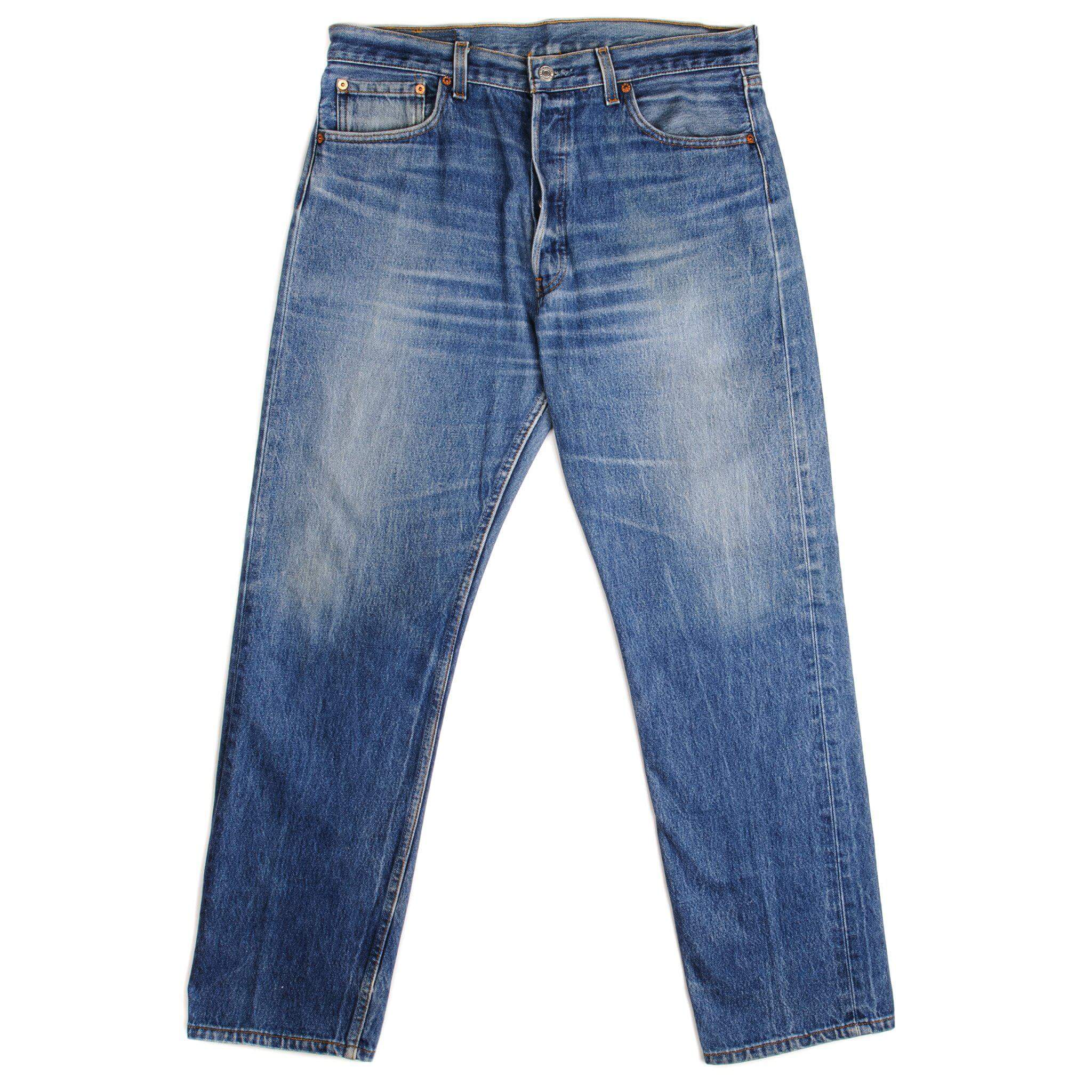 Beautiful Indigo Levis 501 Jeans Made in USA with a medium blue wash, a nice contrast of light and medium blue and some beautiful whiskers. Size 34x31 Back Button #524A