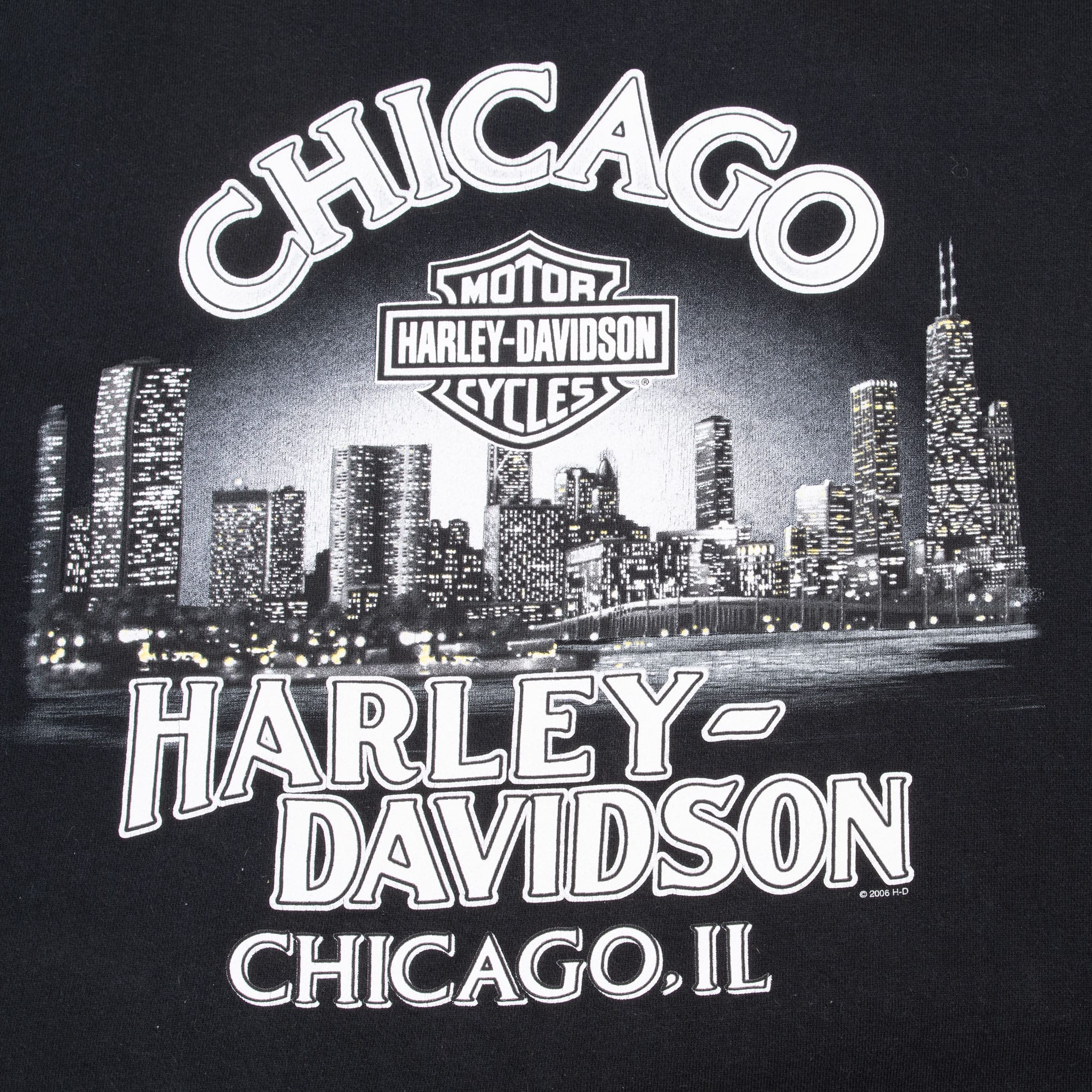 Back graphic detail with Chicago skyline, Harley-Davidson Bar & Shield logo and Chicago, IL text