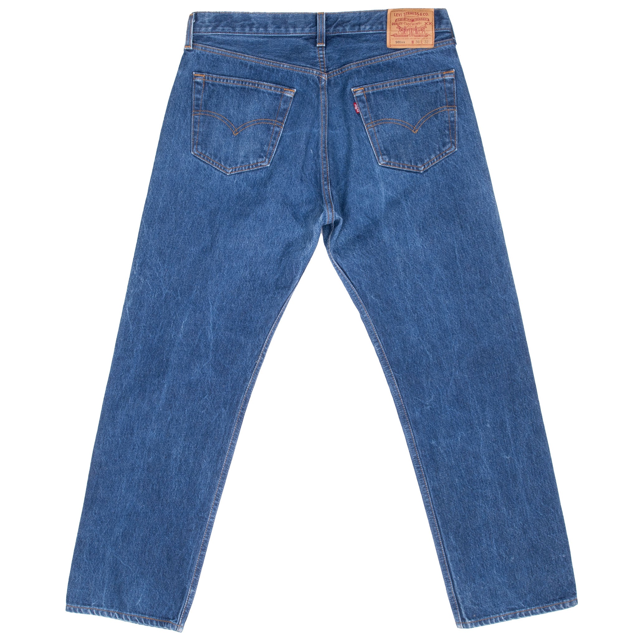 Vintage Preshrunk Levis 501 Indigo Jeans 1990S Size 34X30 Made In Usa With a beautiful Medium Wash
Size on Tag 36X32 Actual size 34X30
Back Button #524M