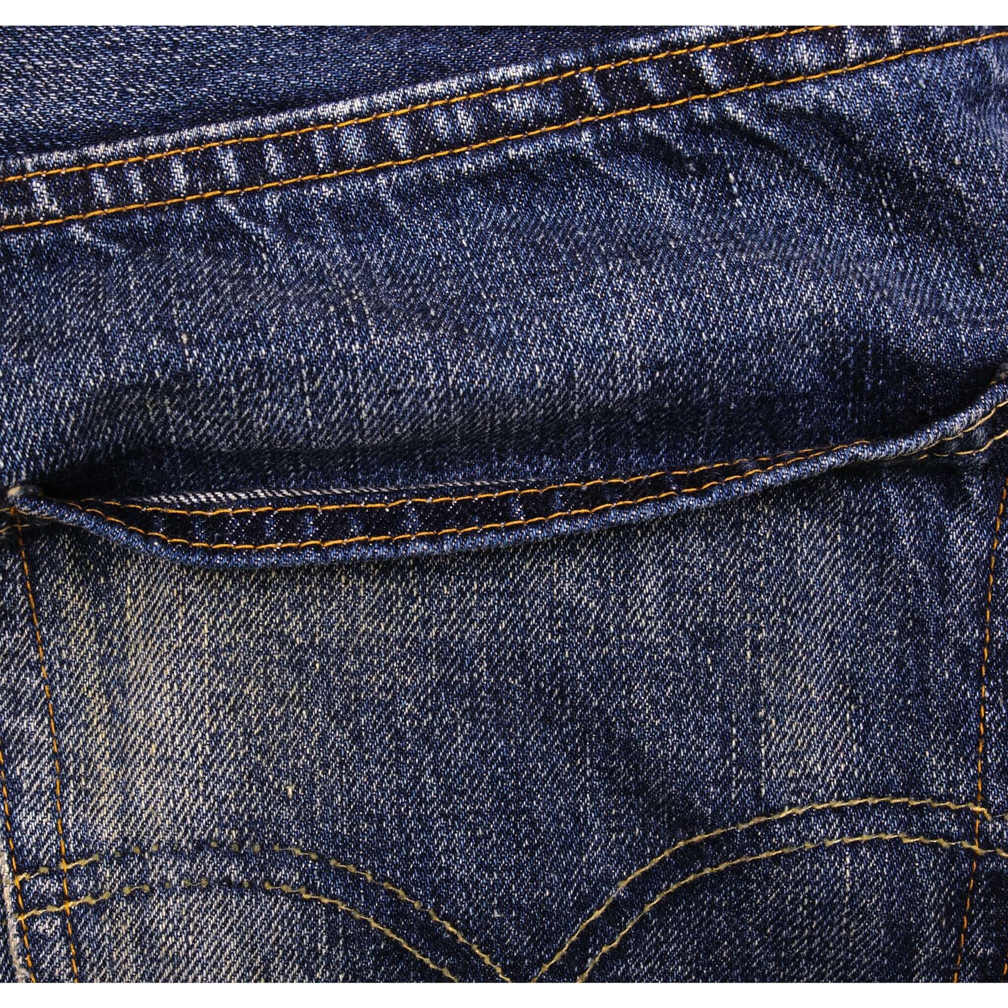 Beautiful Indigo Levis 501 Z XX Jeans With Single Stitch, Hidden Rivet and Selvedge Made in Japan with Dark Blue Wash. Size 32X32