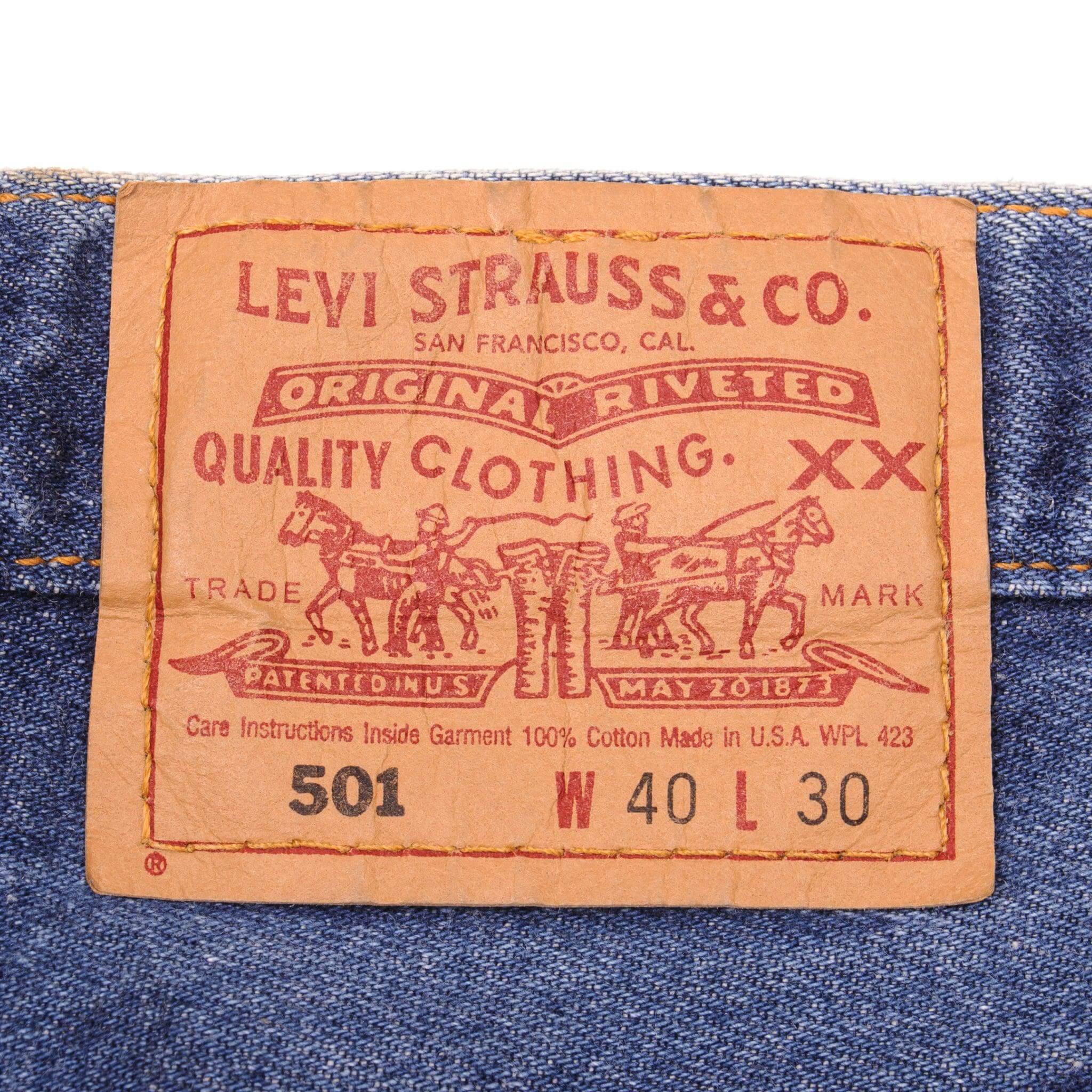 Beautiful Indigo Levis 501 Jeans Made in USA with a medium blue wash, some nice contrast between light and medium blue and some light whiskers. Size on Tag 40X30 ACTUAL SIZE 40X30 Back Button #553