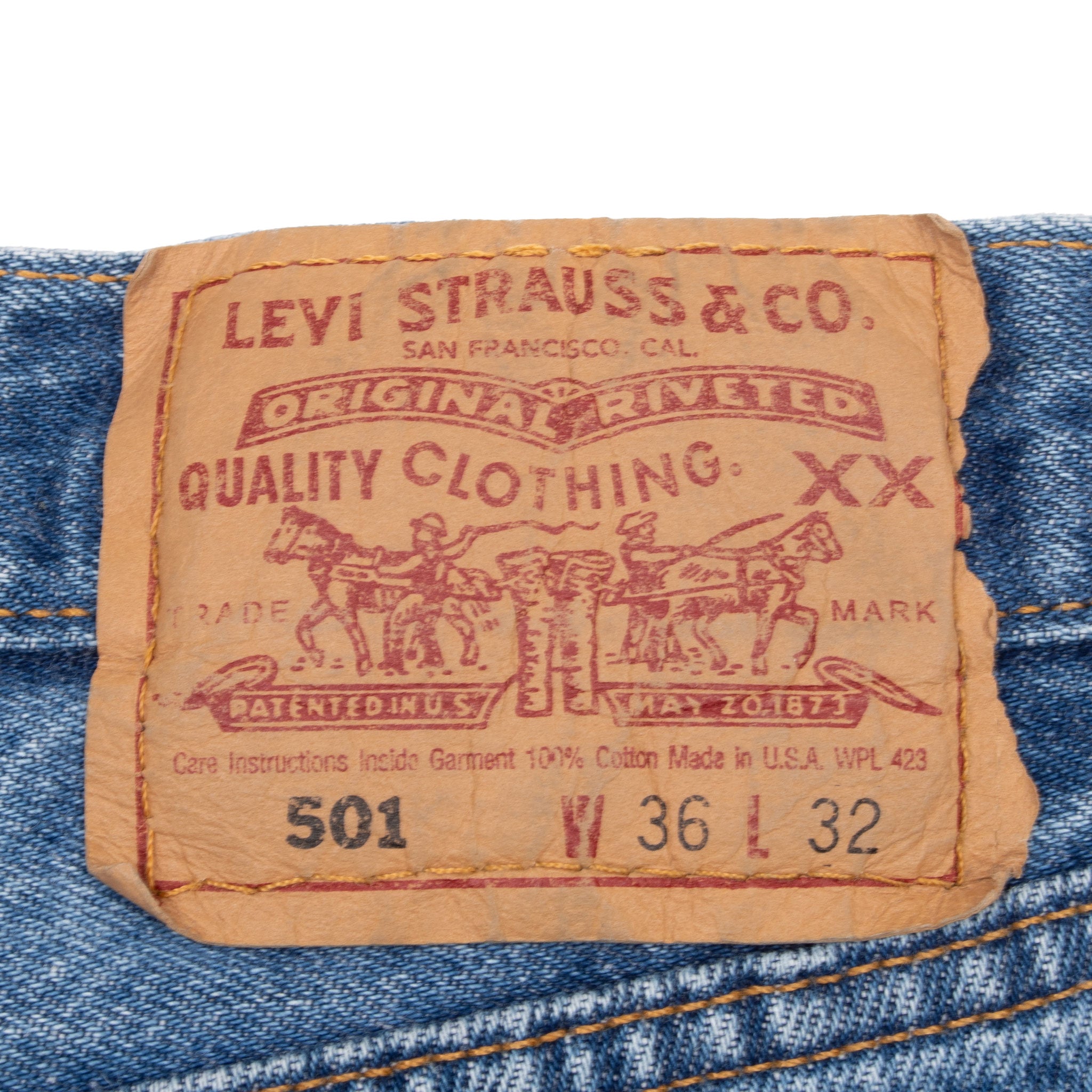 Vintage Preshrunk Levis 501 Indigo Jeans 1990S Size 34X30 Made In Usa With a beatiful Medium Light Wash
Size on Tag 36X32 Actual size 34X30
Back Button #544