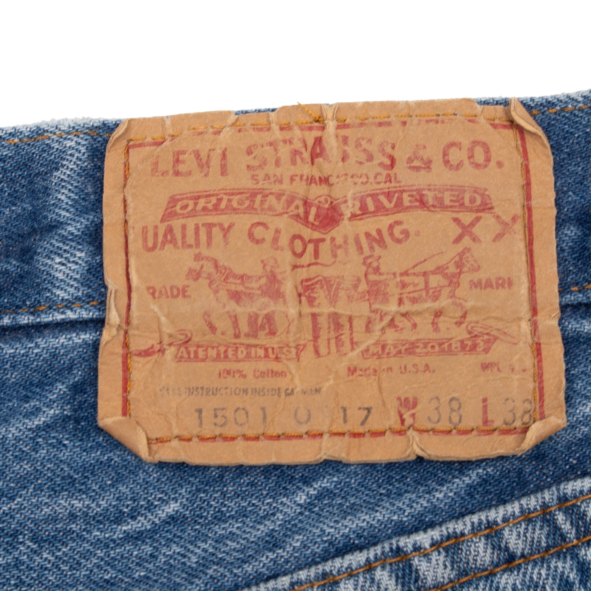Vintage Levis 501 Indigo Blue Jeans 1980S Size 35X34 Made In Usa With A Medium Light Wash With Some Light Whiskers
Size on Tag 38X38 Actual Size 35X34
Back Button #524