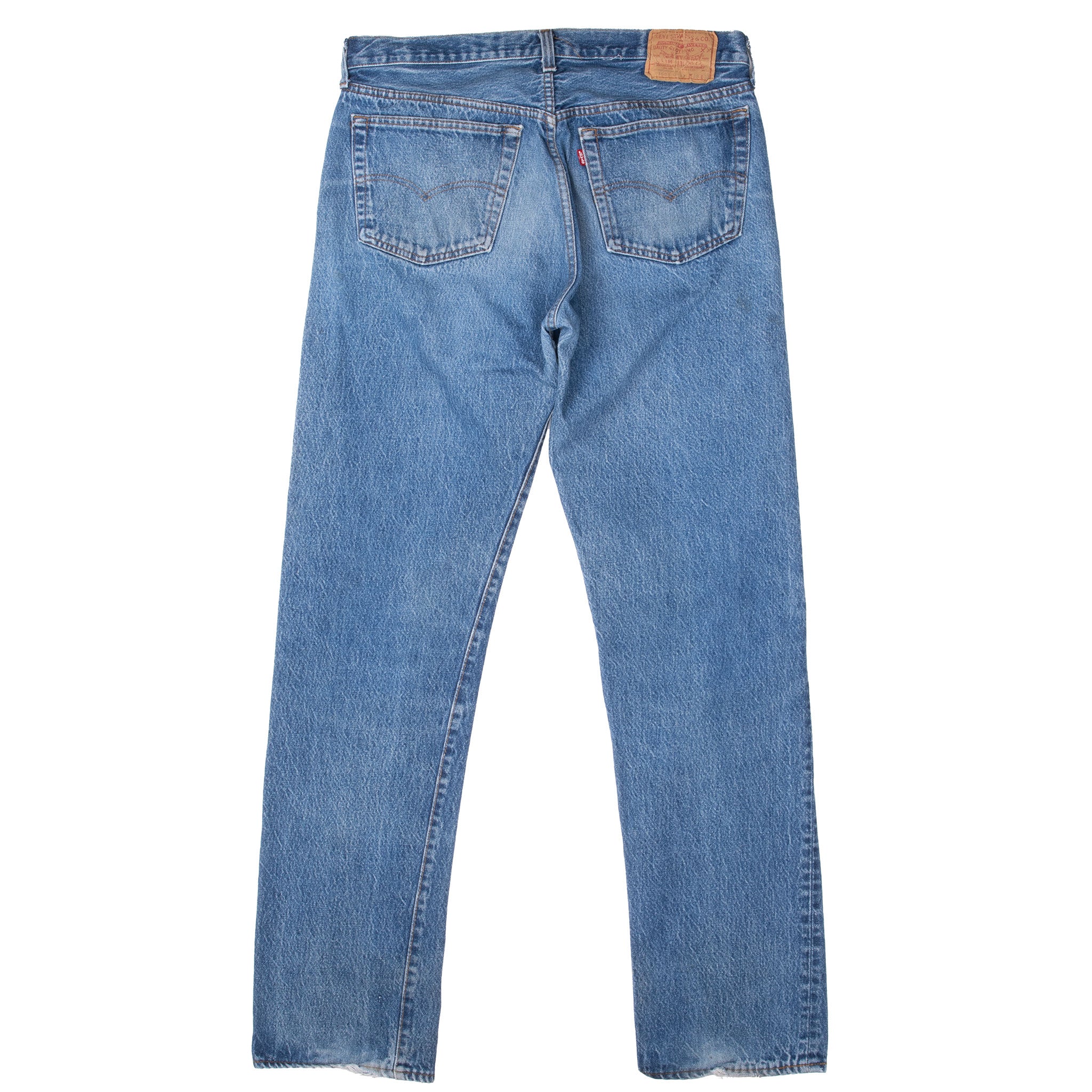 Vintage Levis 501 Indigo Blue Jeans 1980S Size 35X34 Made In Usa With A Medium Light Wash With Some Light Whiskers
Size on Tag 38X38 Actual Size 35X34
Back Button #524