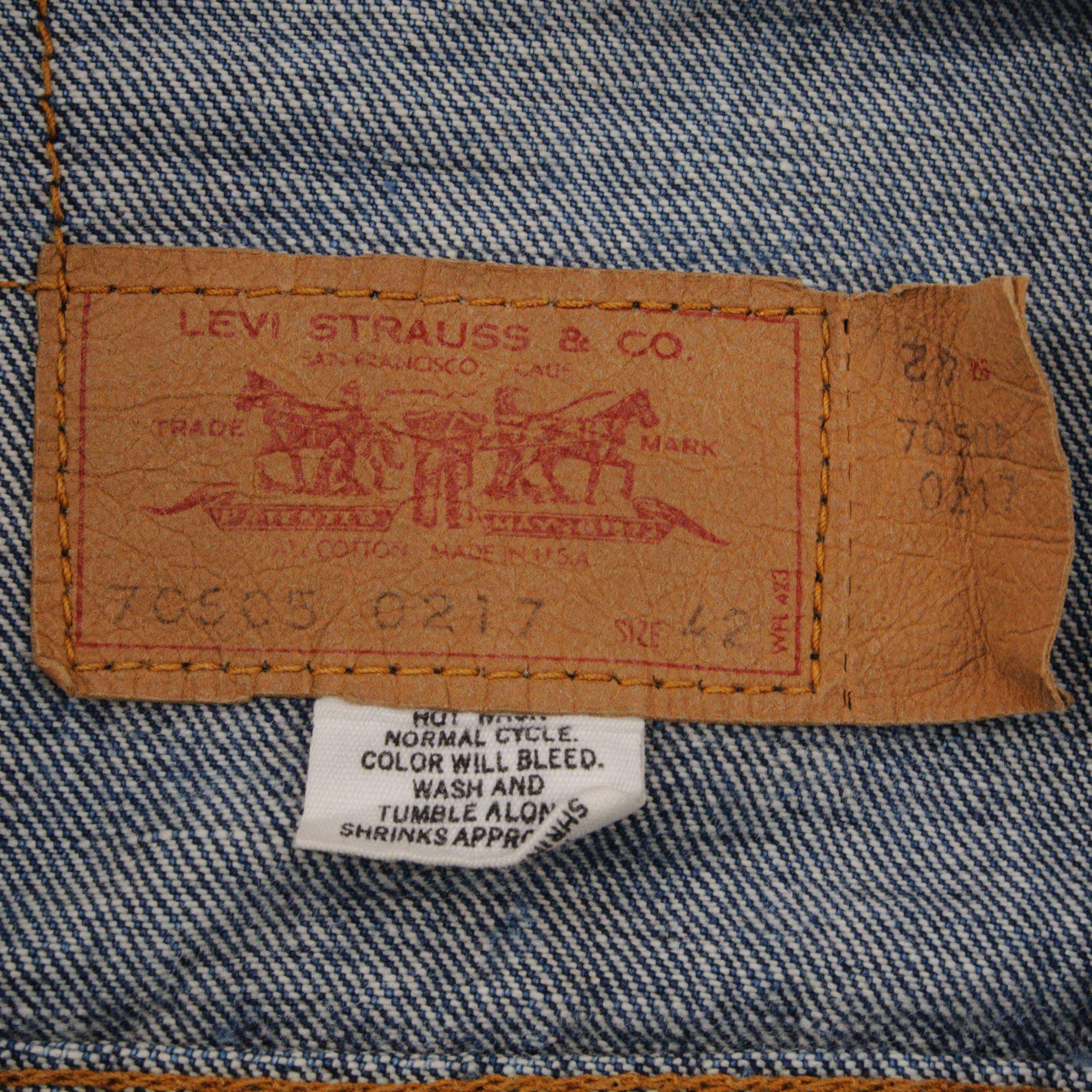 VINTAGE LEVIS TYPE 3 JACKET 2 POCKETS SINGLE STITCH SIZE 42 MADE IN USA