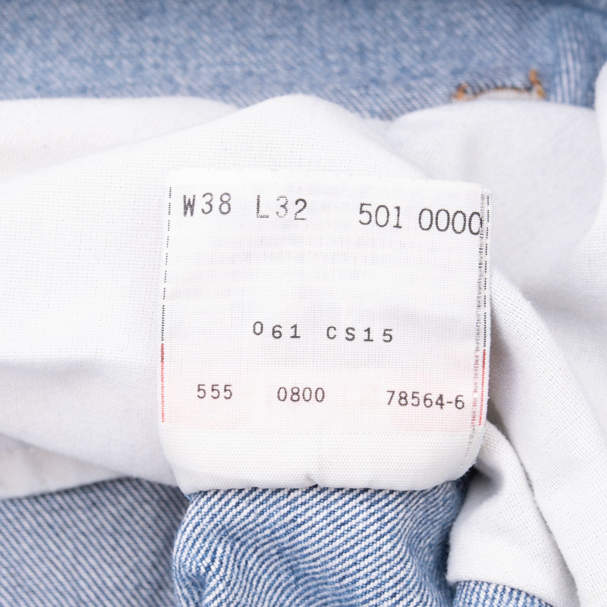 Vintage Levis 501 Indigo Jeans 1990S Size 36X28 Made In Usa With a beautiful Medium Light Wash and some beautiful whiskers
Size on Tag 38X32 Actual size 36X28
Back Button #555