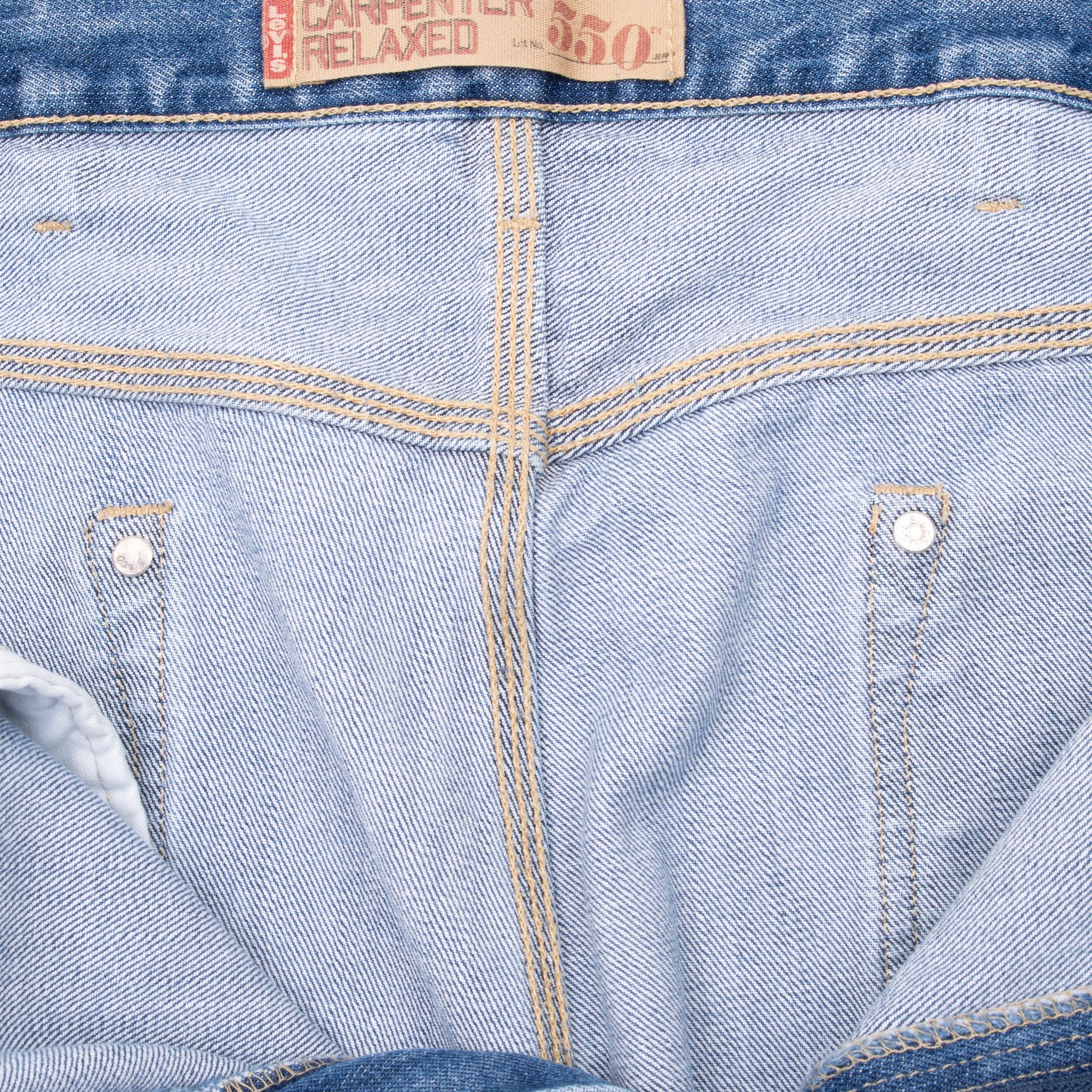 Beautiful Vintage Levis 505 Carpenter Relaxed Fit Indigo Jeans 2000S Size 42X30 With Medium Wash
Size on Tag 44X30 actual size 42X30
Back Button #322M