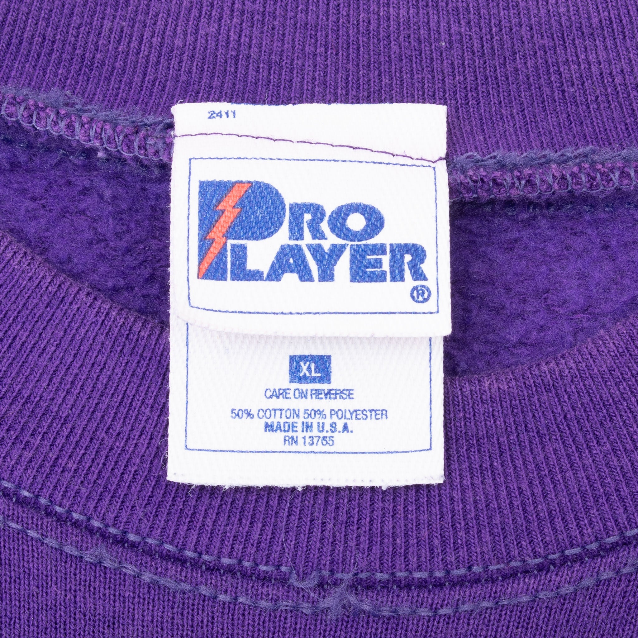 Pro Player neck label with XL, 50% cotton and 50% polyester details