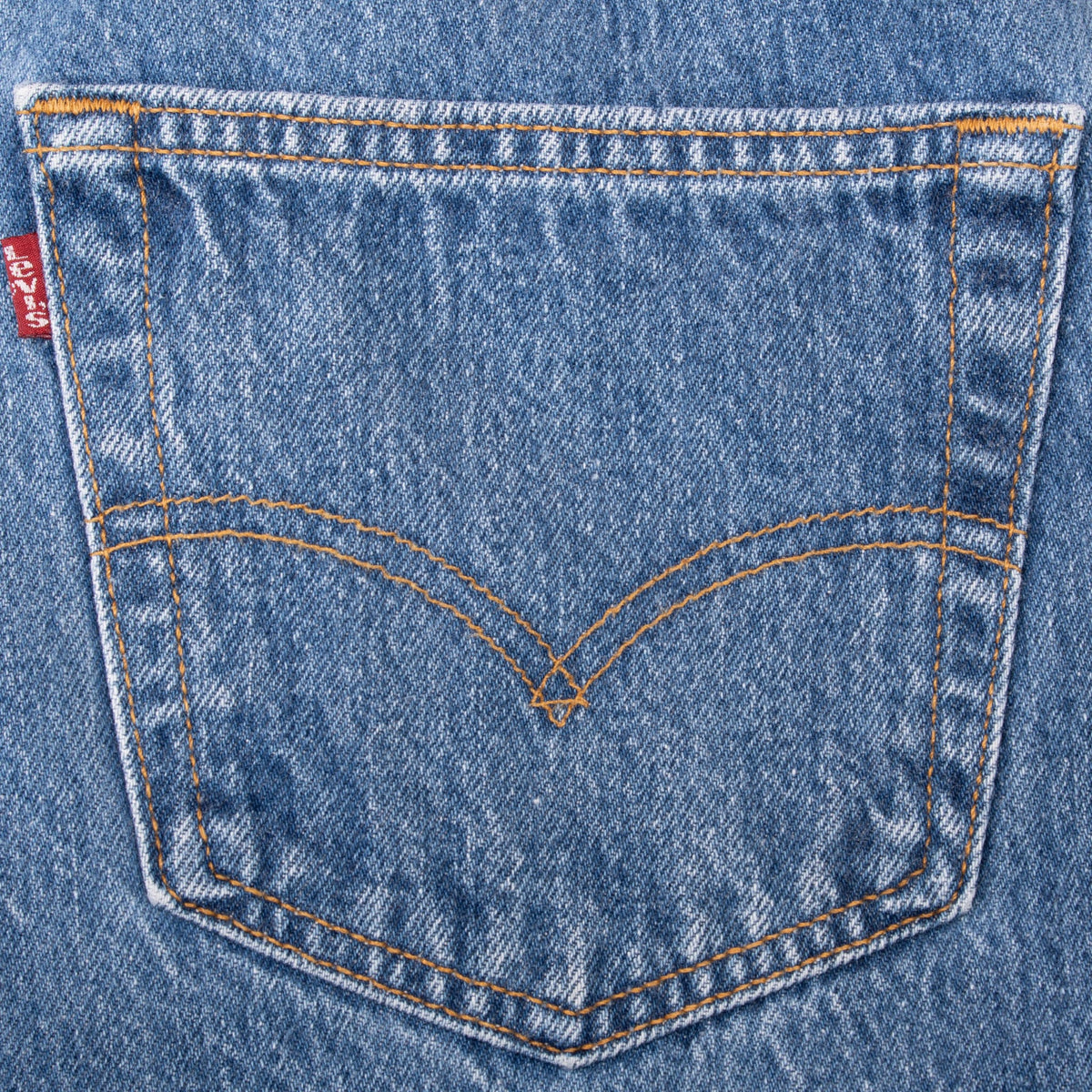 Levi's back pocket with arcuate contrast stitching and red tab