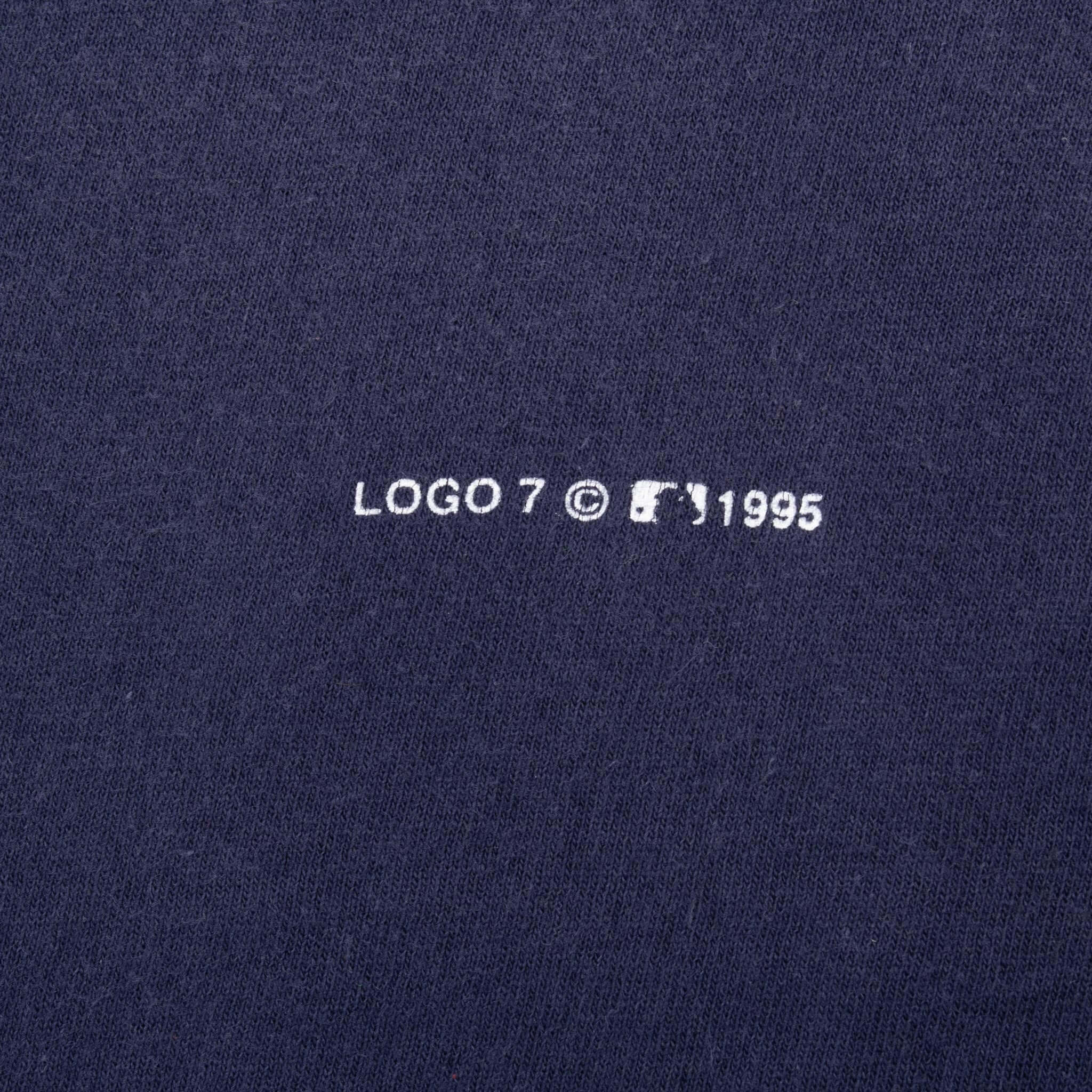 Vintage Mlb Cleveland Indians 1995 Tee Shirt Size XL Made In Usa With Single Stitch Sleeves