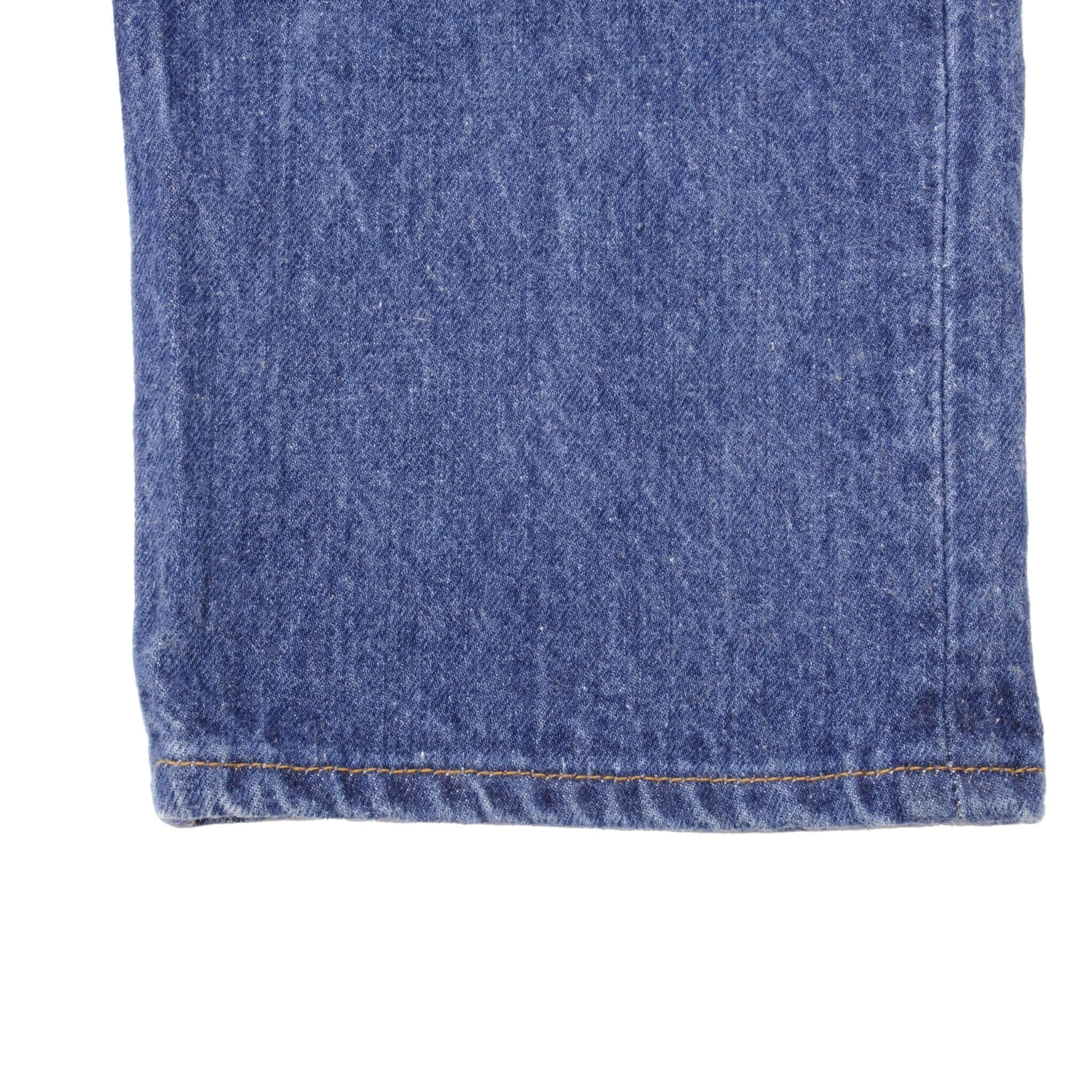 Beautiful Indigo Levis 501 Jeans Made in USA with Dark Blue Wash Size on tag 36x32 actual size 34x29 Back Button #653