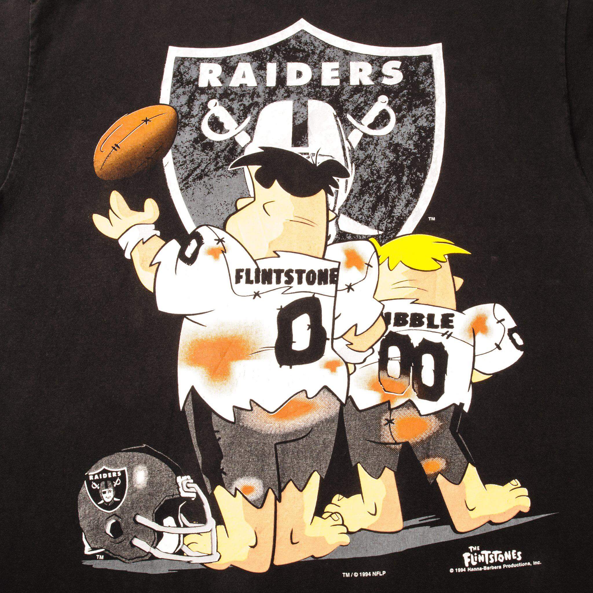 VINTAGE NFL THE FLINTSTONES LOS ANGELES RAIDERS TEE SHIRT 1994 SIZE MEDIUM MADE IN USA