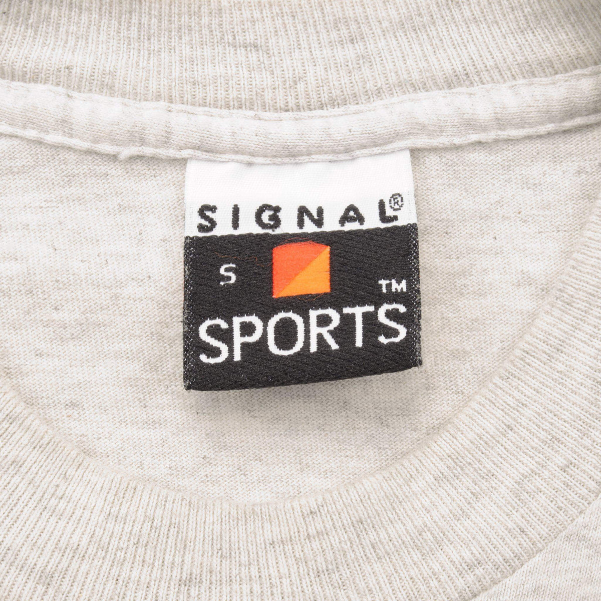 Signal Sports size small neck tag on The Smiths T-shirt