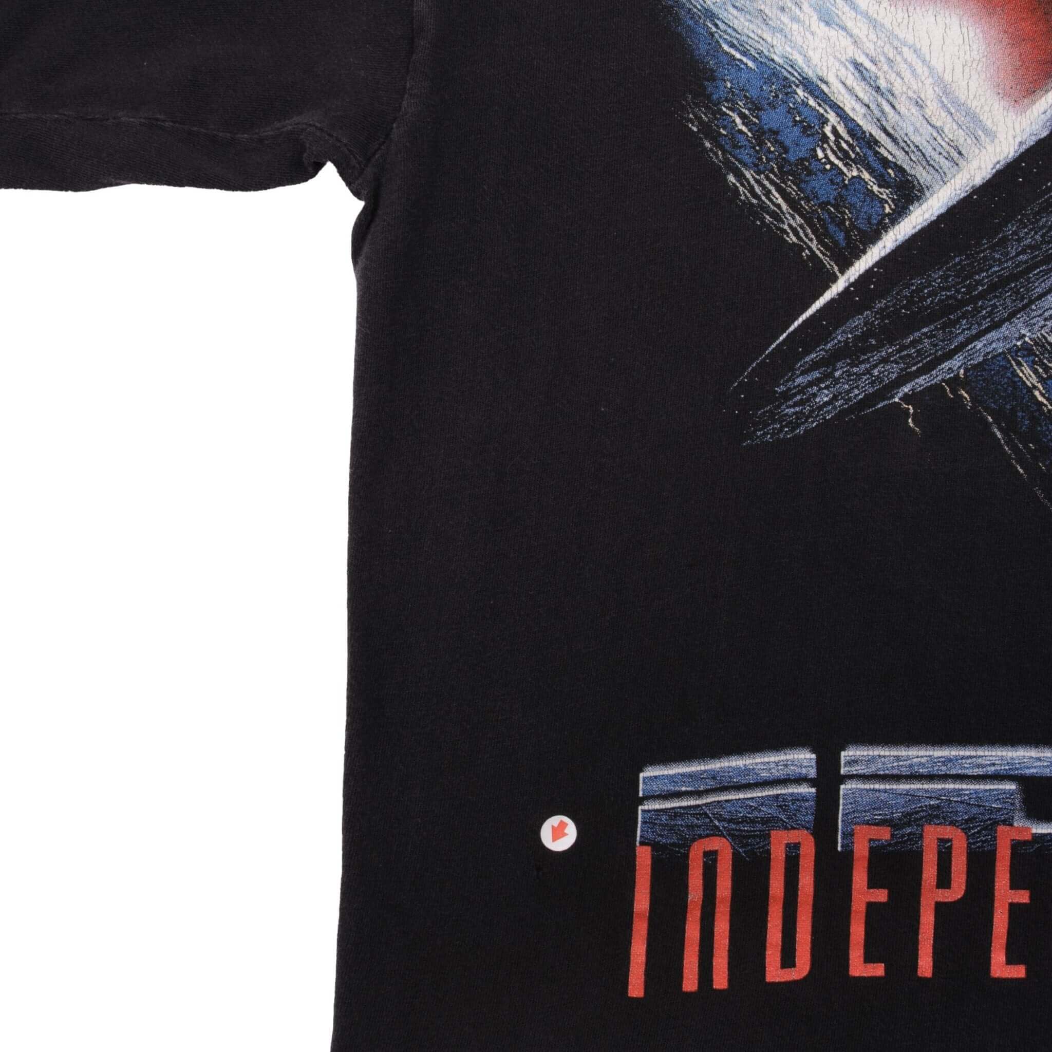 Vintage Independence Day Tee Shirt 1996 Size Large With Single Stitch Sleeves.