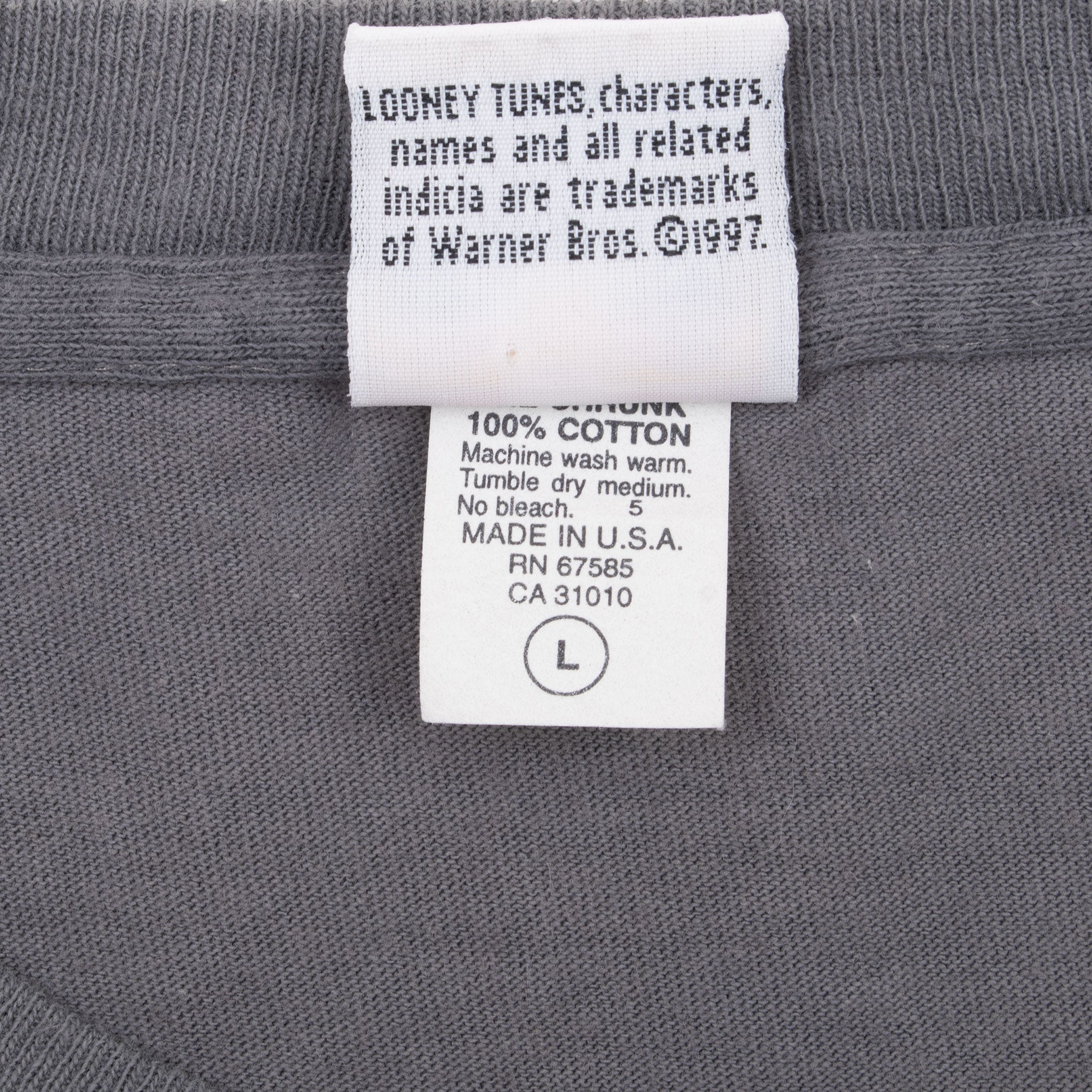 Vintage Looney Tunes Pepe Le Pew Skunkwear 1997 Tee Shirt Large Made In Usa With Single Stitch Sleeves