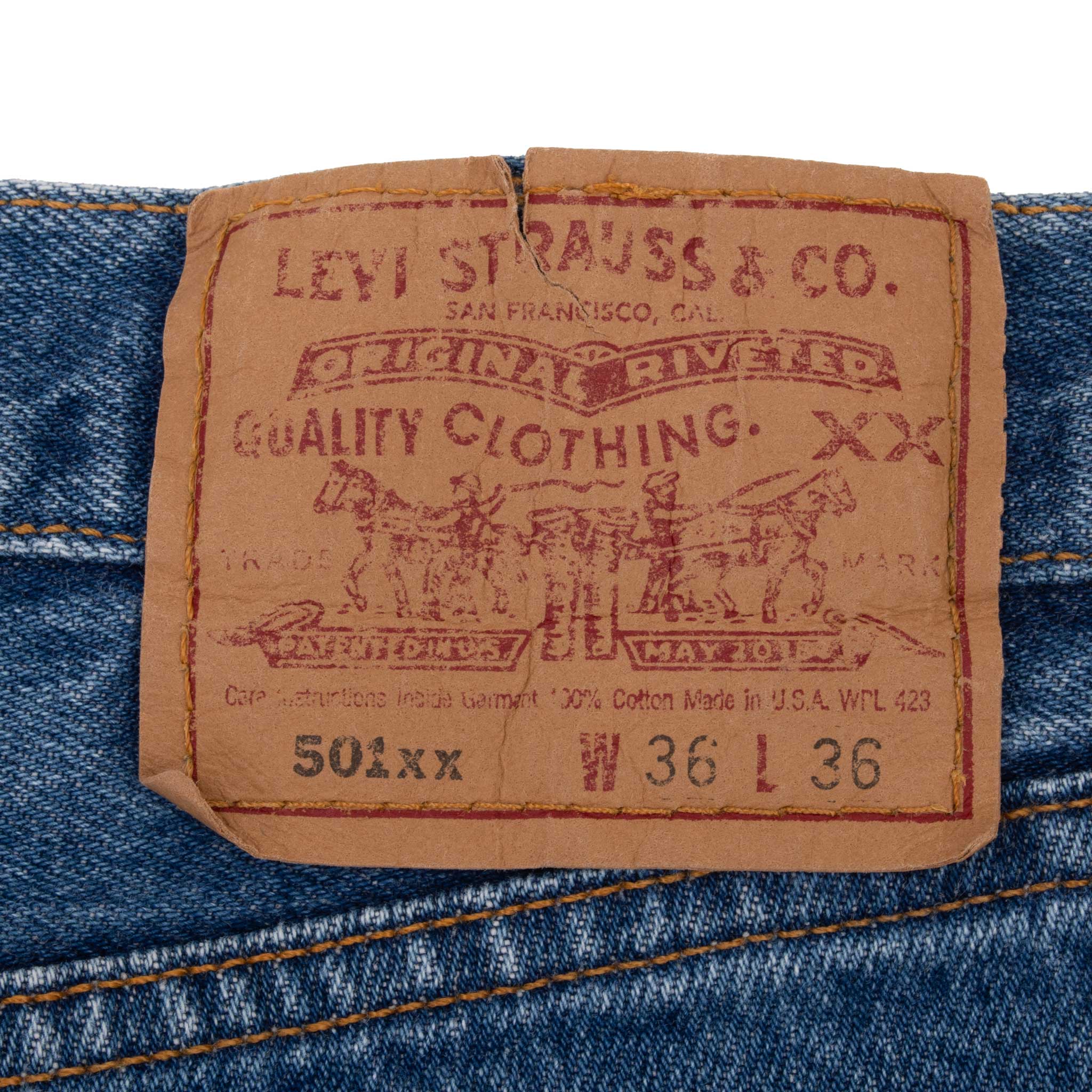 Vintage Levis 501 Indigo Jeans 1980S Size 34X33 Made In Usa With A Medium Wash With Light Whiskers
Size on Tag is 36X36 Actual Size Is 34X33
Back button #552