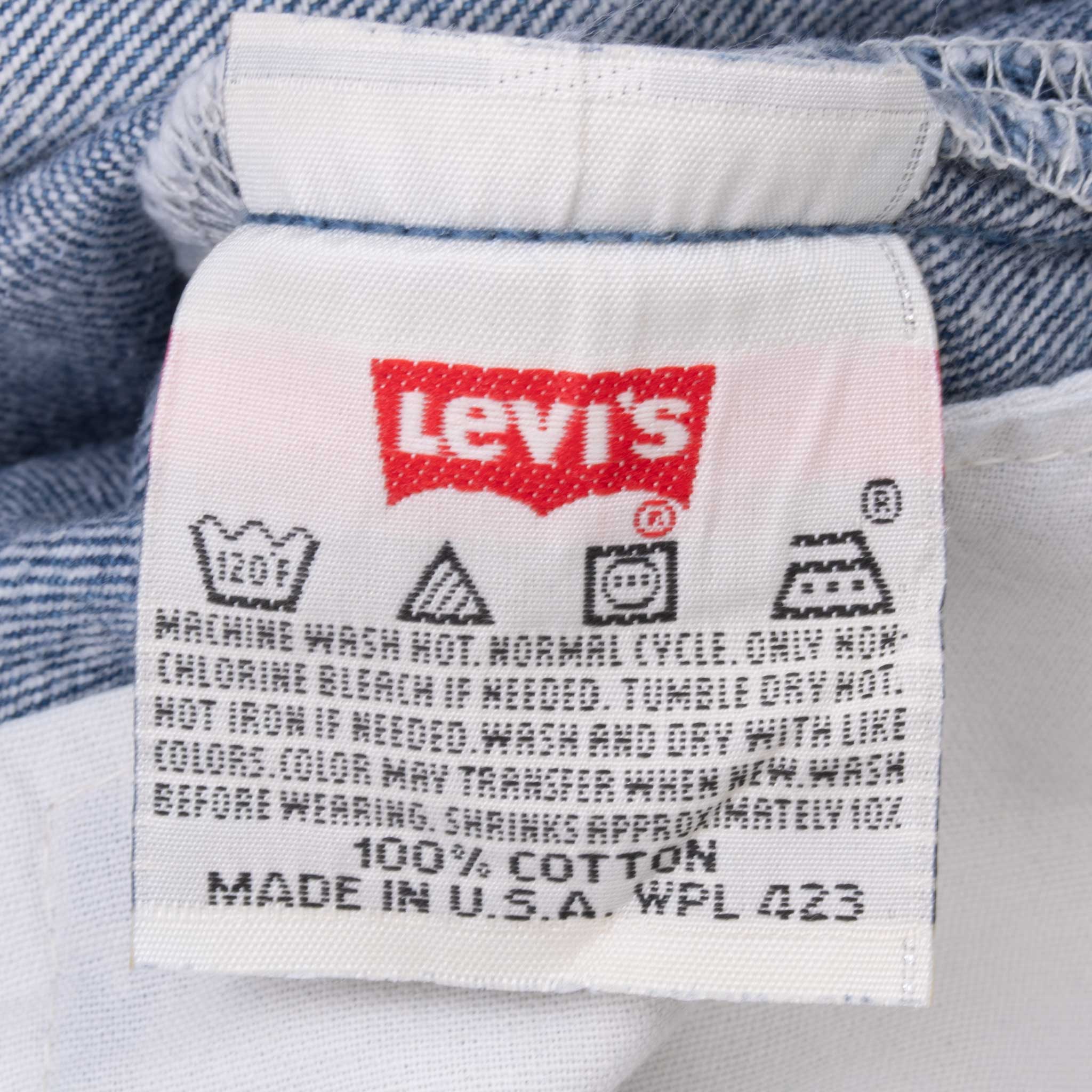 Vintage Levis 501 Indigo Jeans 1980S Size 34X33 Made In Usa With A Medium Wash With Light Whiskers
Size on Tag is 36X36 Actual Size Is 34X33
Back button #552
