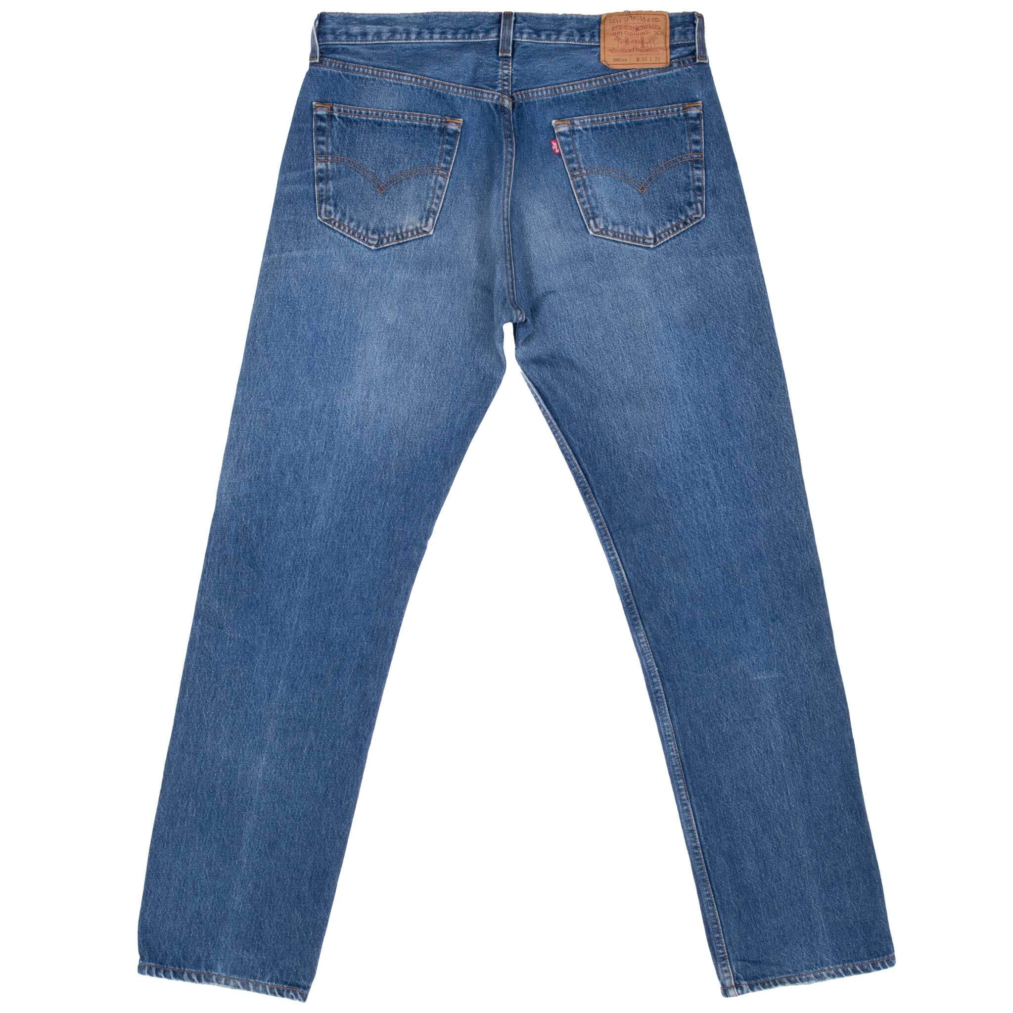 Vintage Levis 501 Indigo Jeans 1980S Size 34X33 Made In Usa With A Medium Wash With Light Whiskers
Size on Tag is 36X36 Actual Size Is 34X33
Back button #552