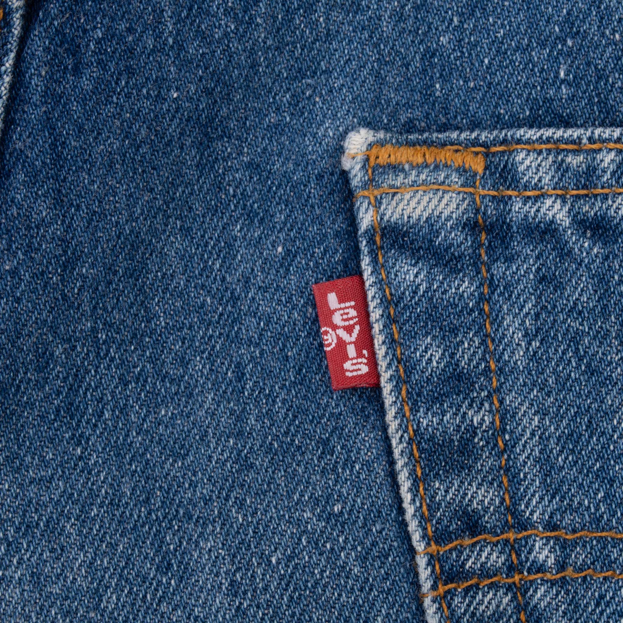 Vintage Levis 501 Indigo Jeans 1980S Size 34X33 Made In Usa With A Medium Wash With Light Whiskers
Size on Tag is 36X36 Actual Size Is 34X33
Back button #552