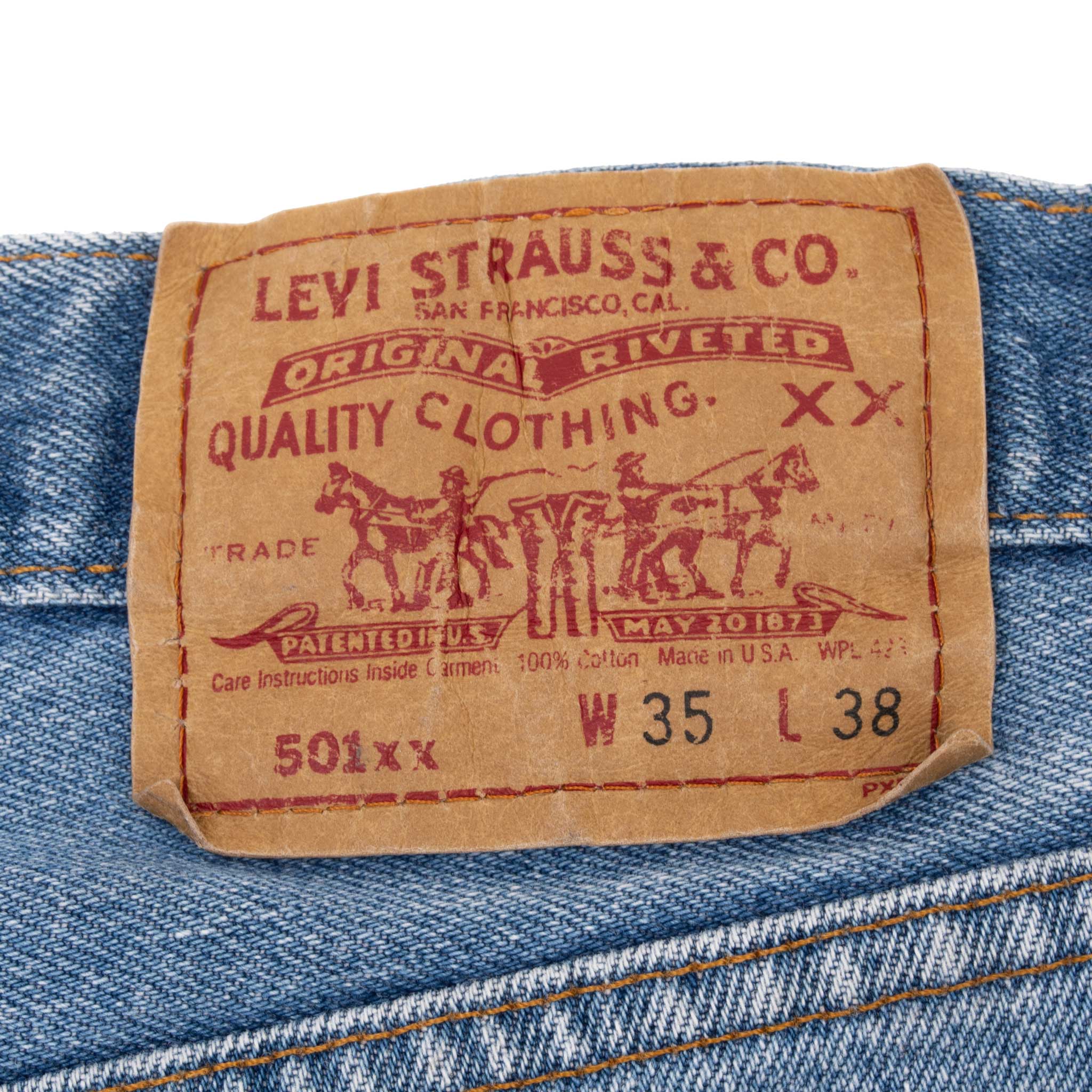 Vintage Levis 501 Indigo Jeans 1980S Size 34X33 Made In Usa With A Medium Light Wash With Light Whiskers
Size on Tag is 35X38 Actual Size Is 34X34
Back button #552
