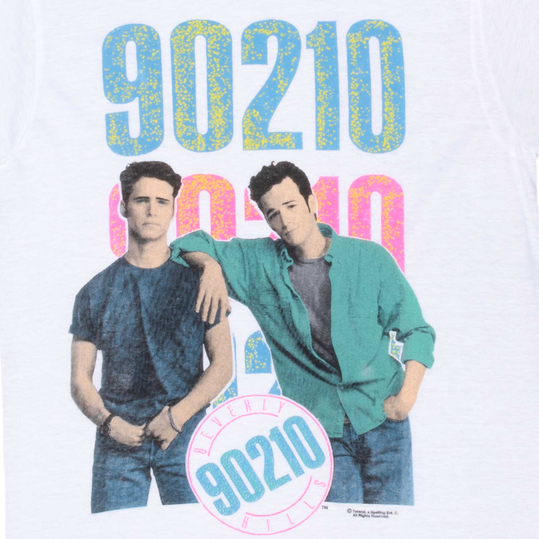 Vintage Tv Show Beverly Hills 90210 White Tee Shirt 1990S Size Medium Made In USA with Single Stitch Sleeves
Tori Spelling, Luke Perry, Shannen Doherty, Ian Ziering, Jason Priestley, Matthew Perry...